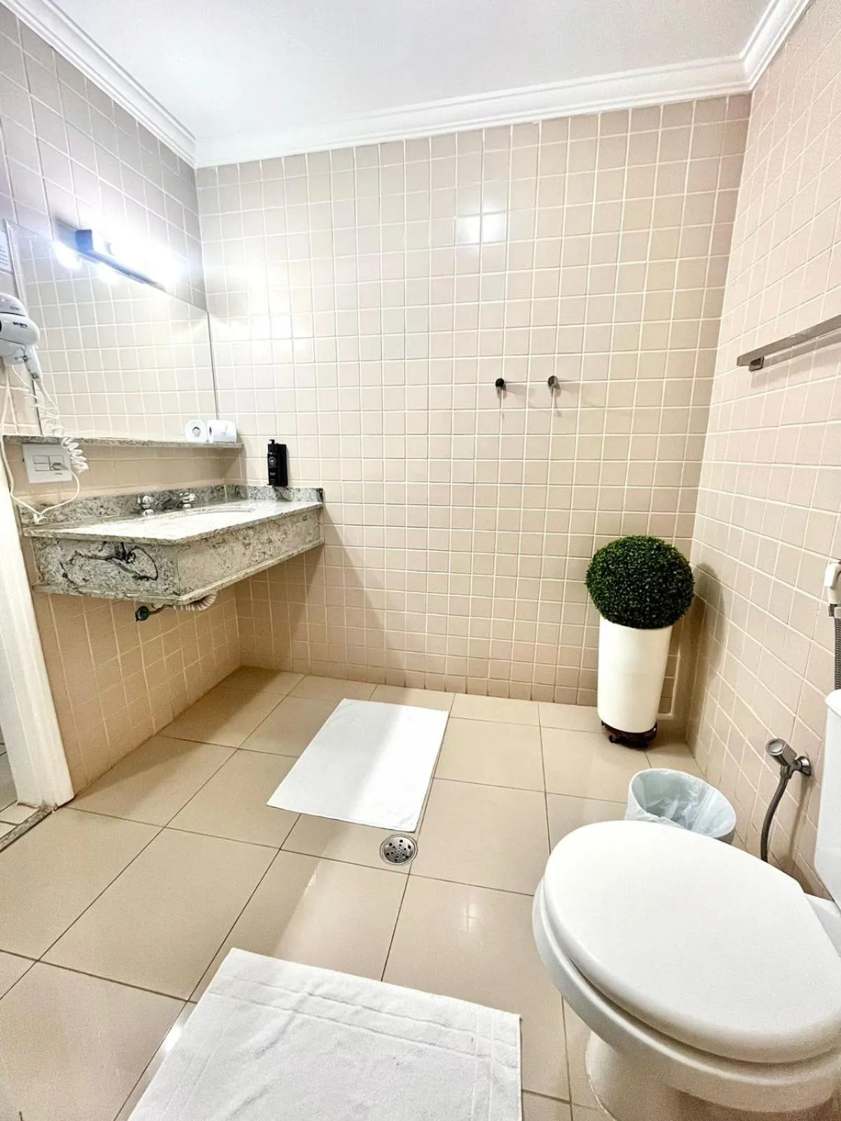 Bathroom in Imperador Palace Hotel Franca