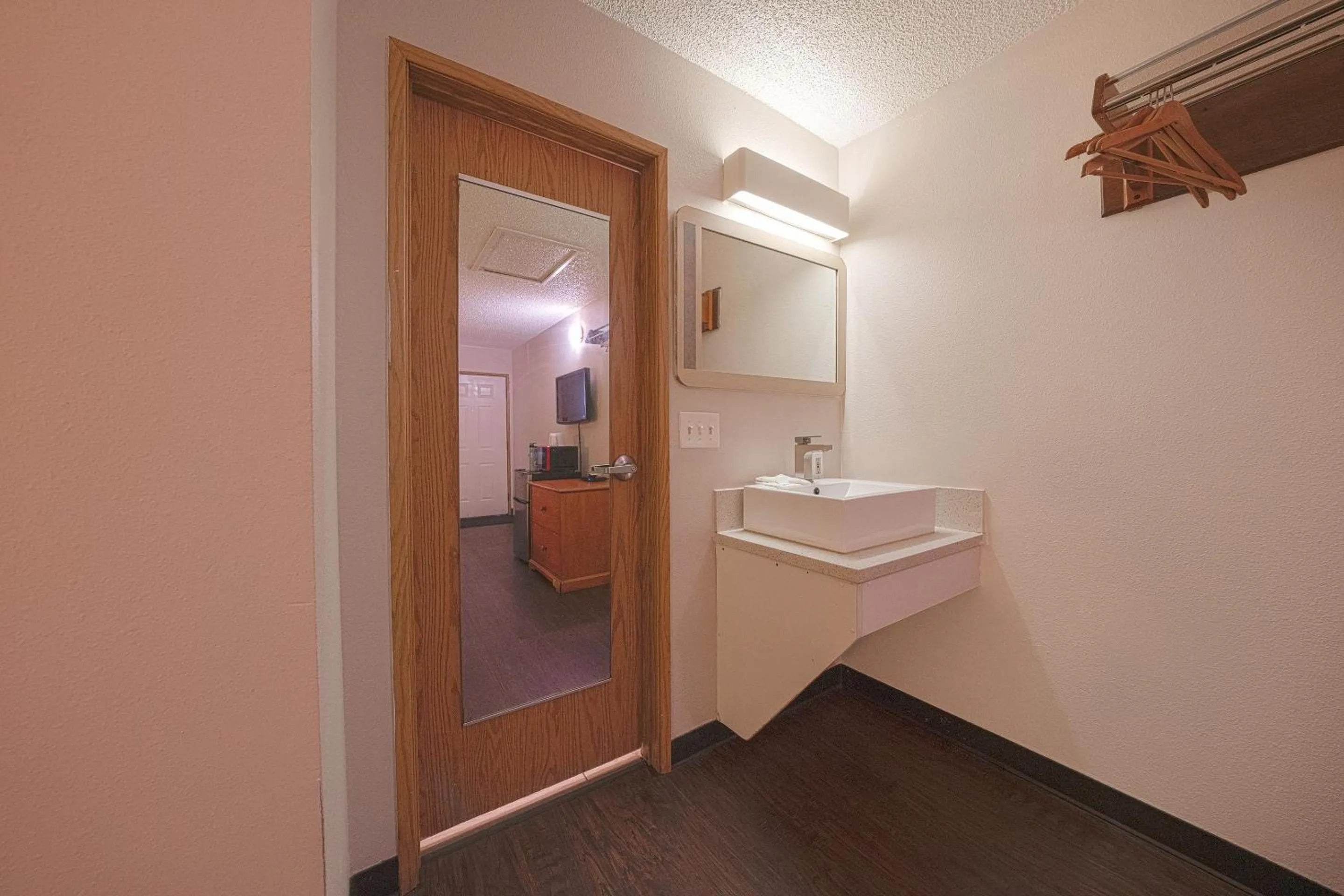 Bathroom in Budget Inn Gladstone By OYO - Portland Clackamas