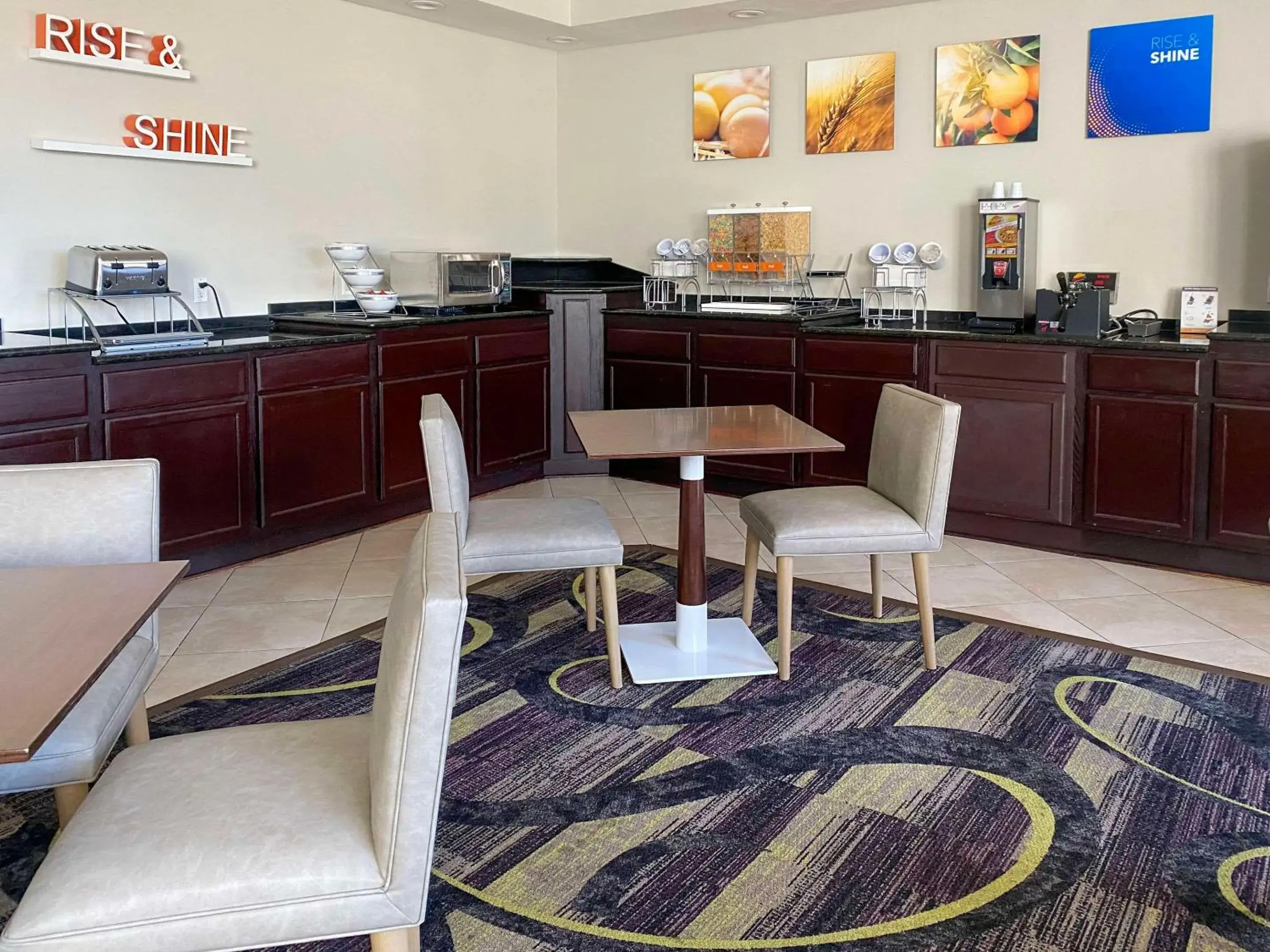 Breakfast in MainStay Suites Conover-Hickory Breakfast in MainStay Suites Conover-Hickory