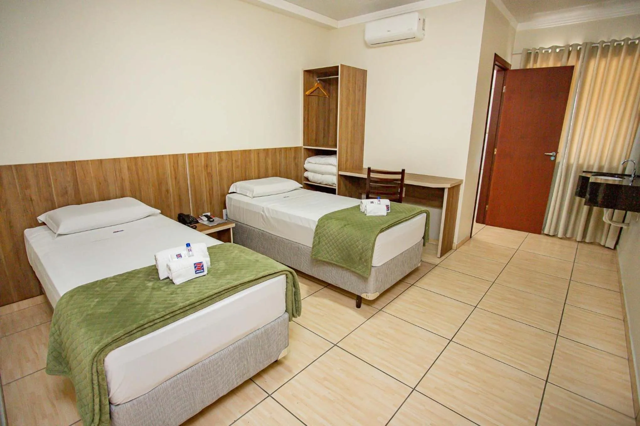 Bed in Hotel Zandoná