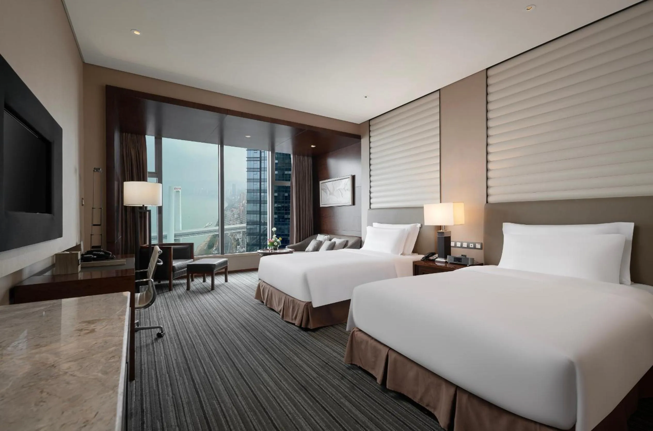 Photo of the whole room, Bed in Radisson Blu Plaza Chongqing