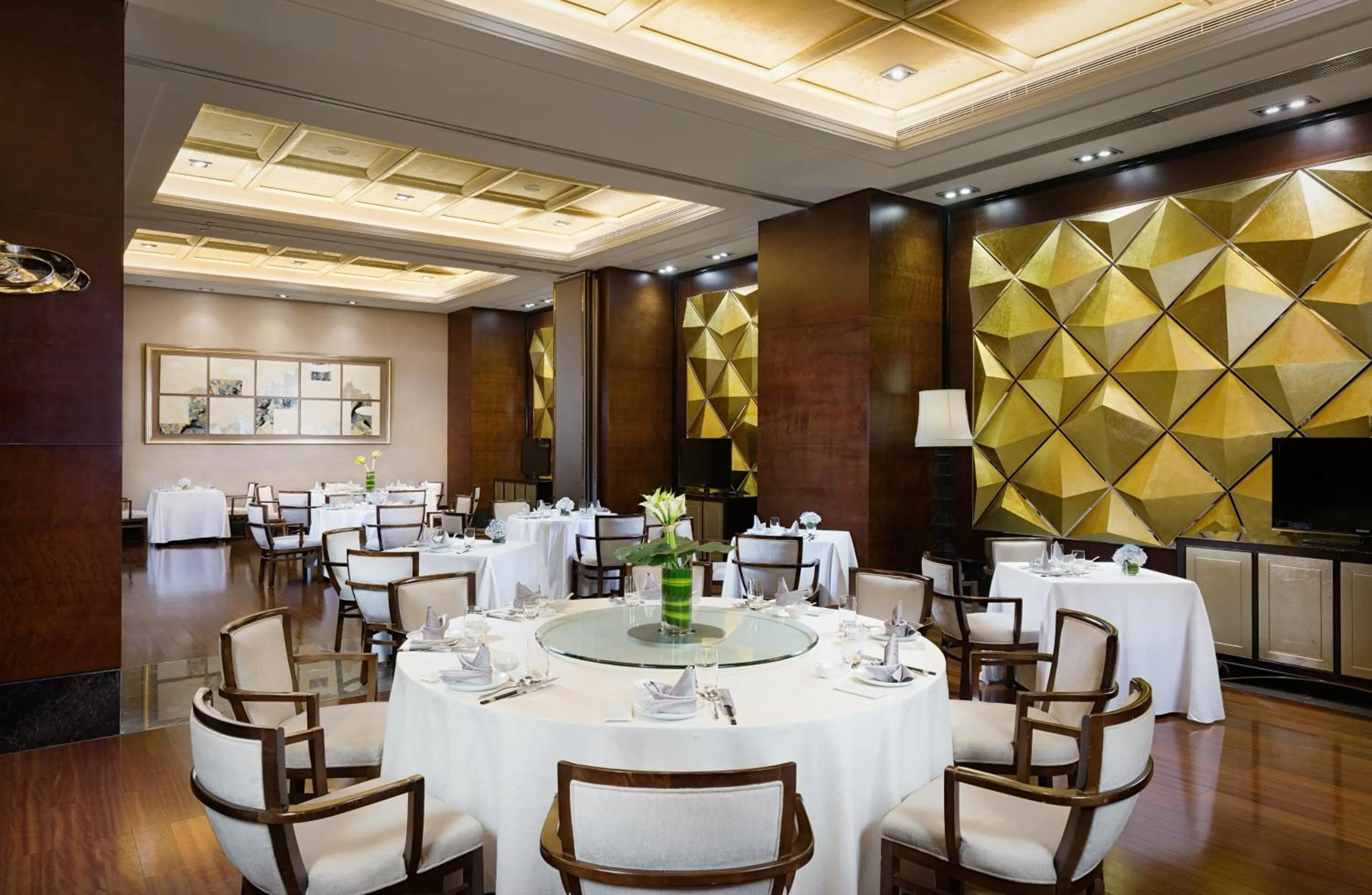 Restaurant/places to eat in Radisson Blu Plaza Chongqing