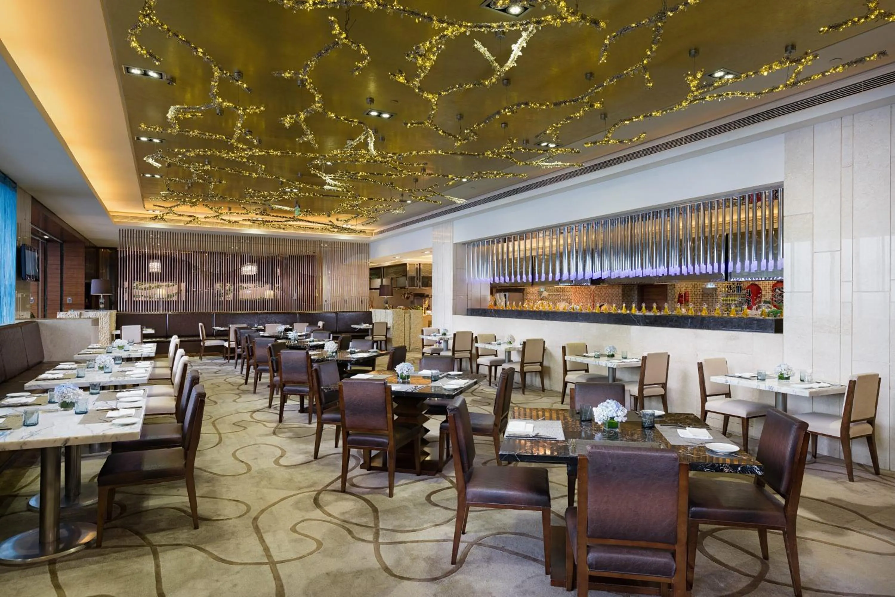 Restaurant/places to eat in Radisson Blu Plaza Chongqing