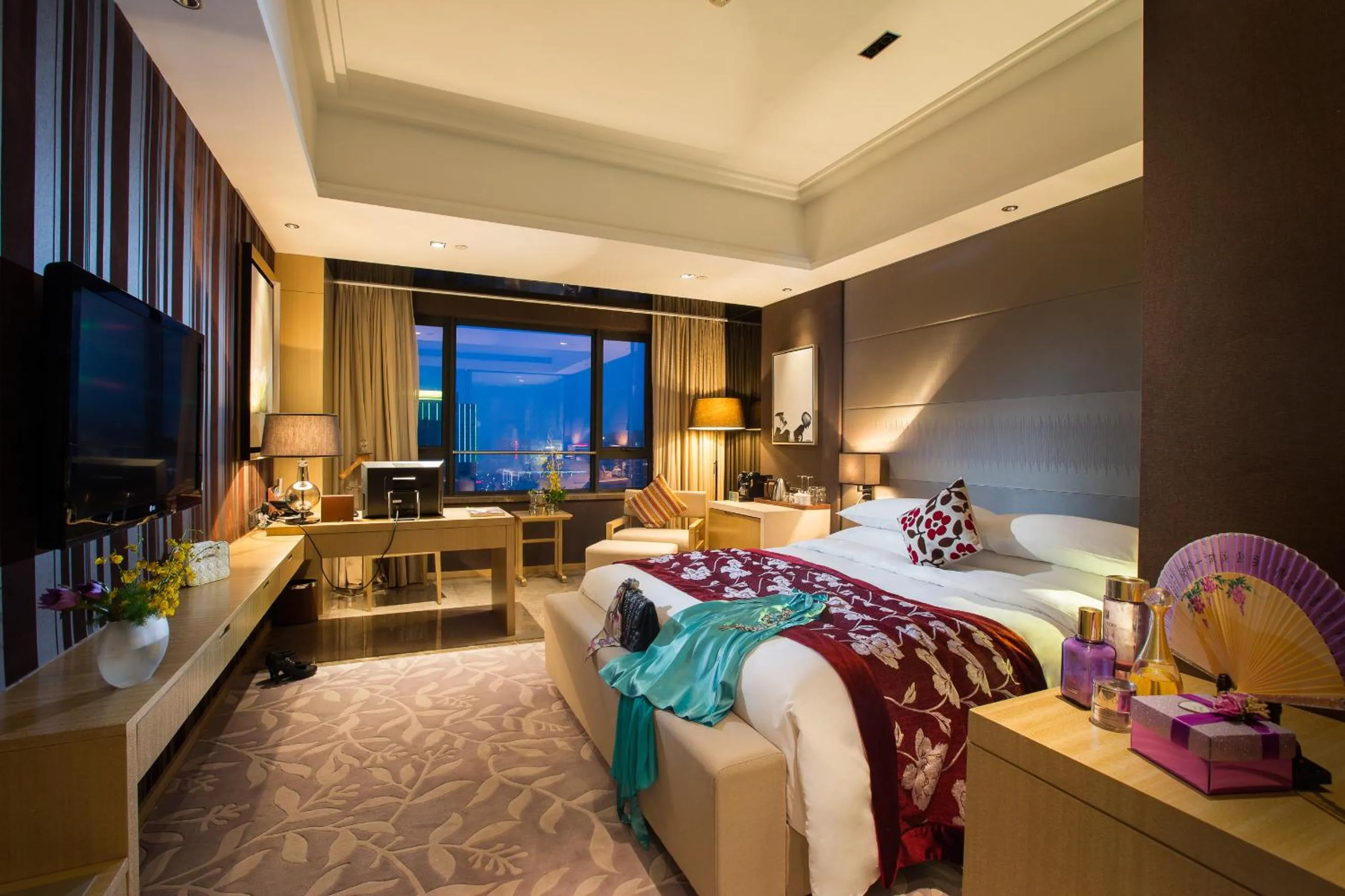 Photo of the whole room, Bed in Shaoxing Tianma Grand Hotel