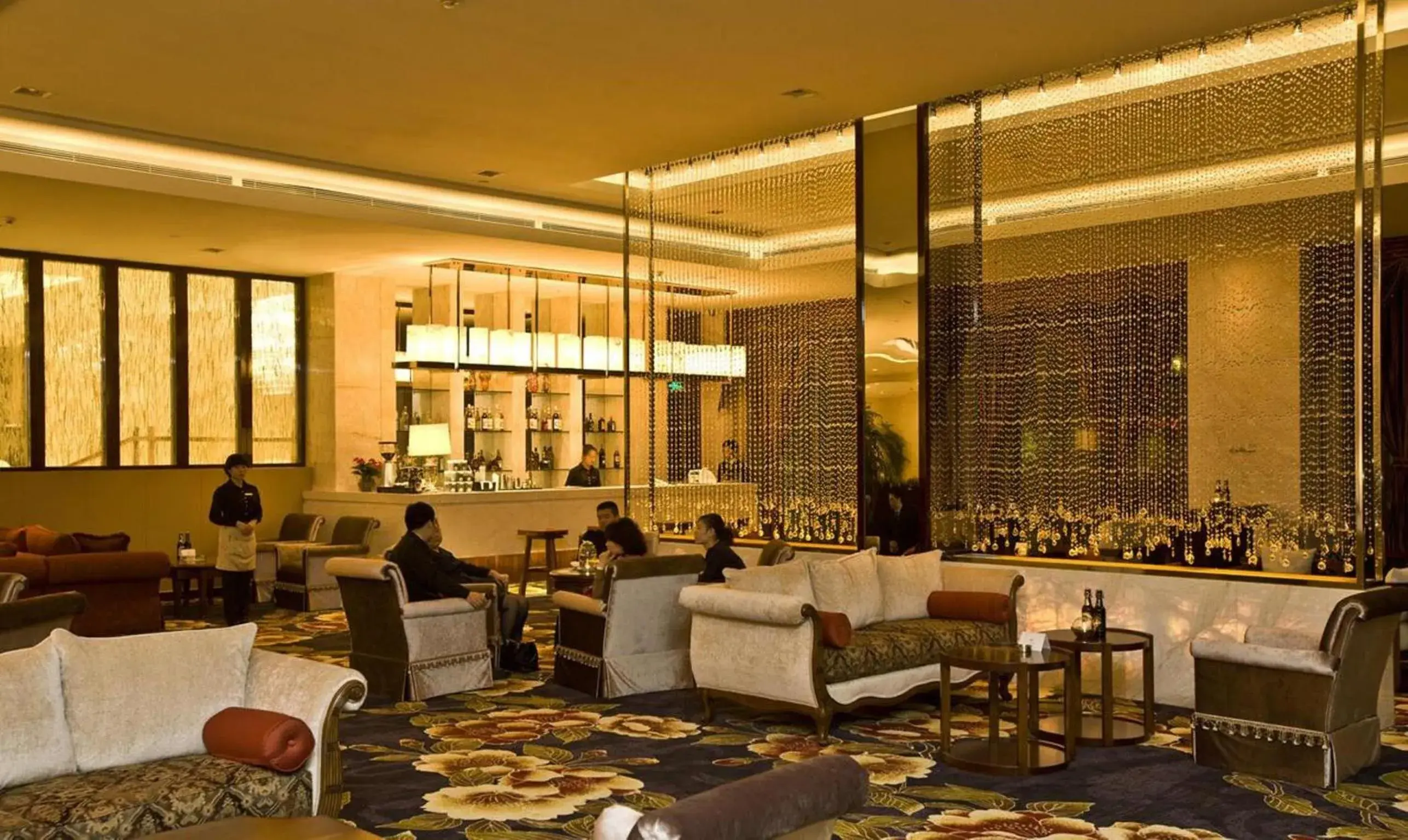 Lounge or bar in Shaoxing Tianma Grand Hotel Lounge or bar in Shaoxing Tianma Grand Hotel