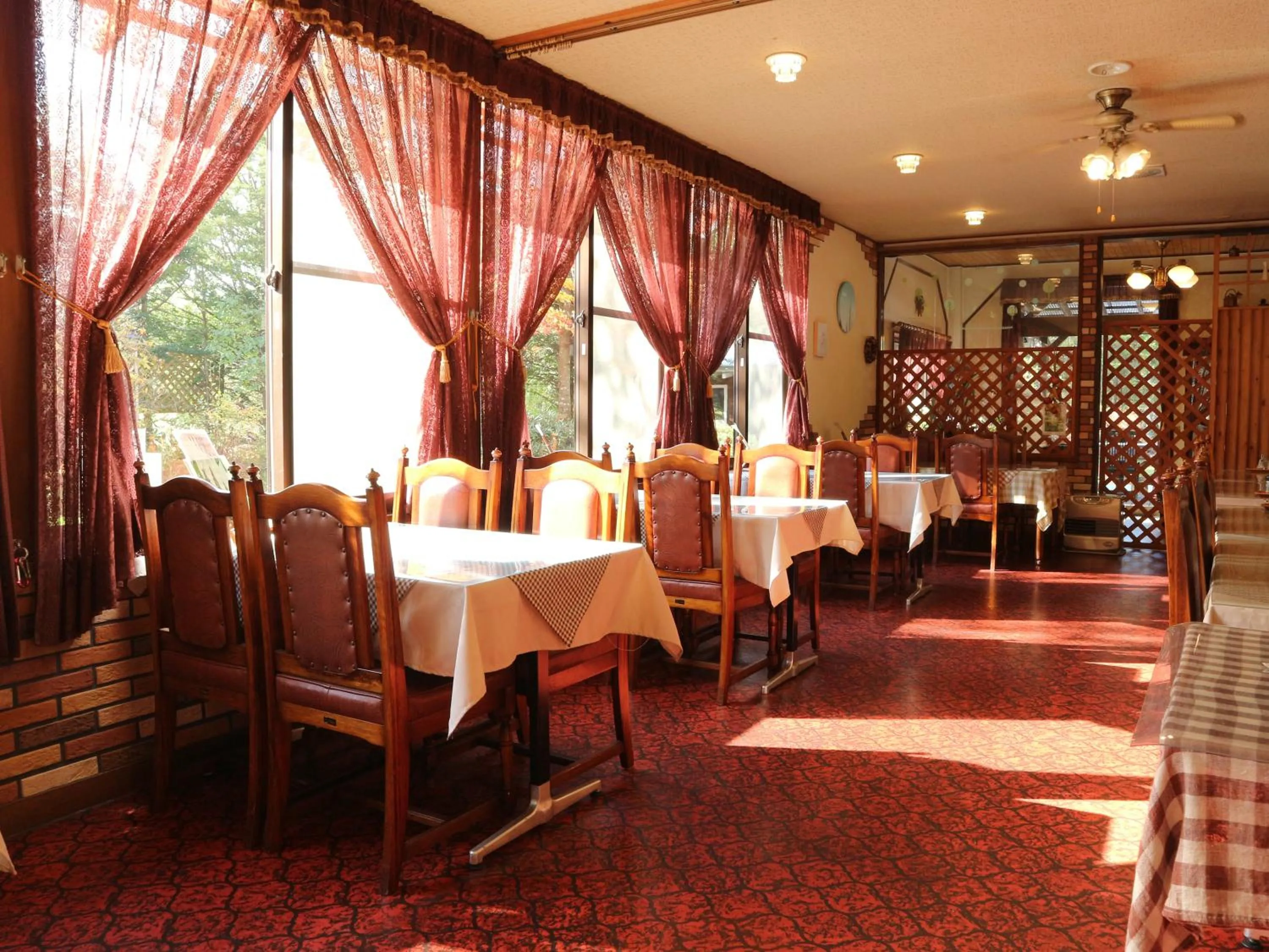 Restaurant/places to eat in Pension Eden