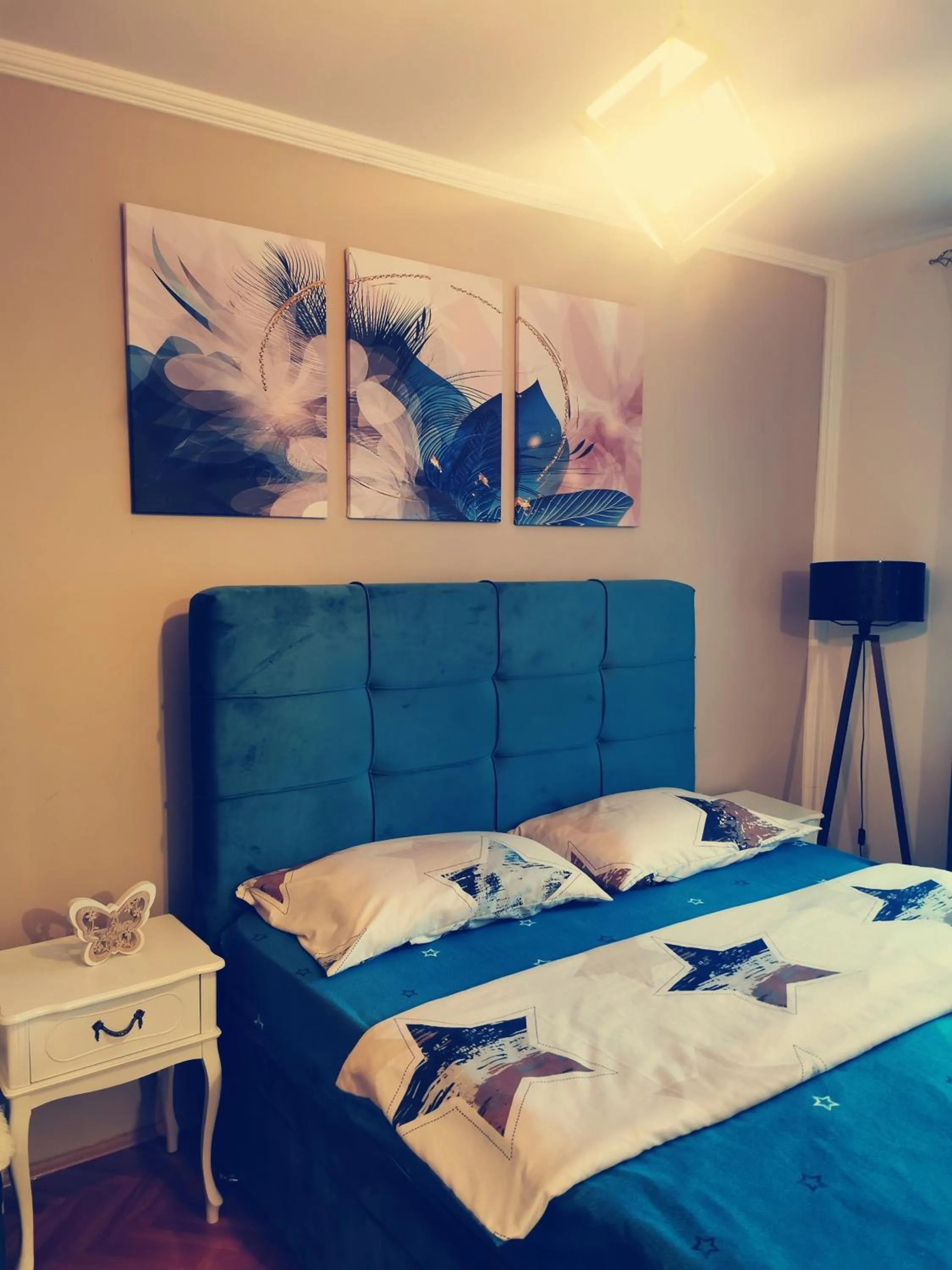 Bed in City Center Apartment JOTIC