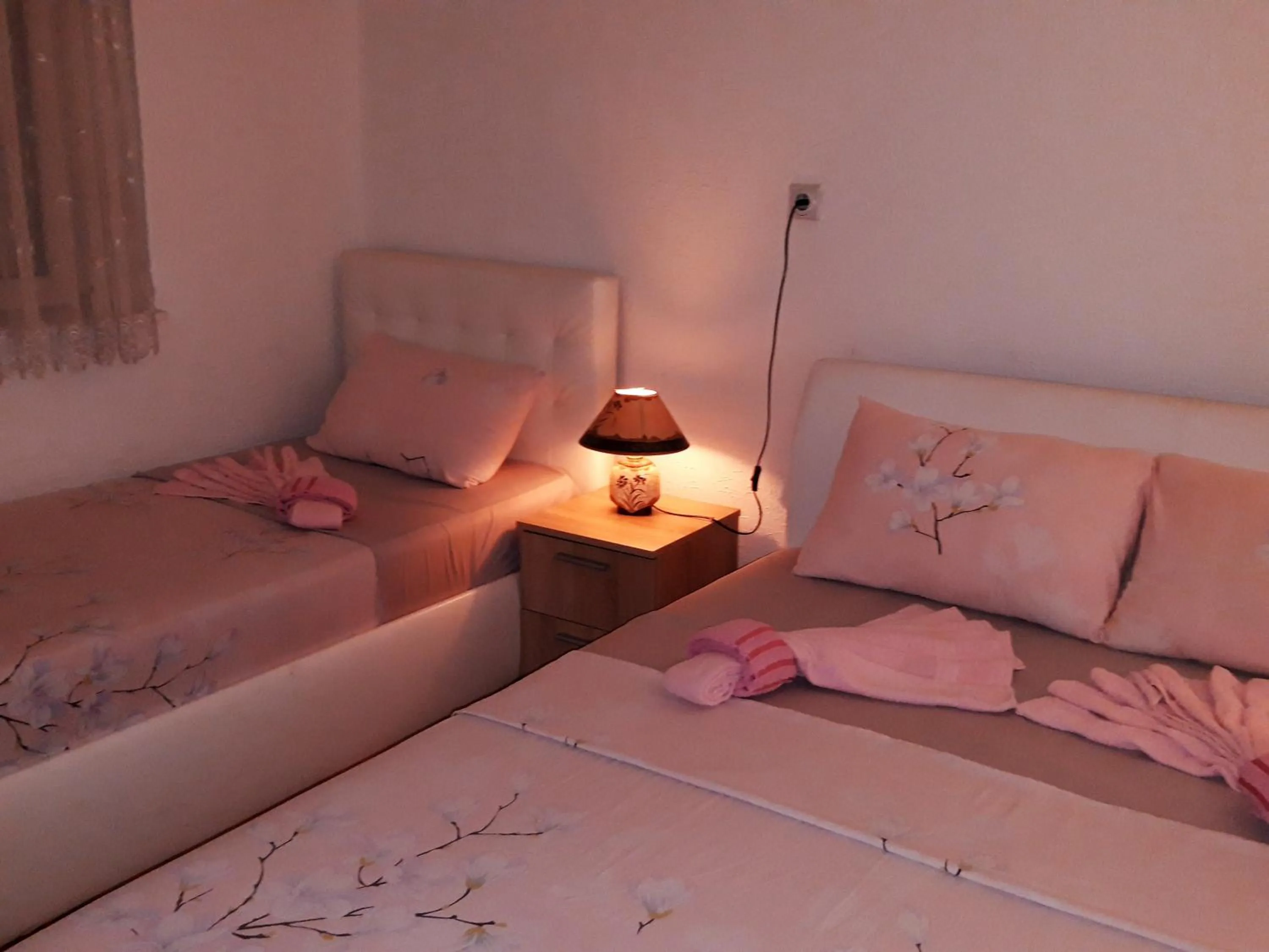 Bed in City Center Apartment JOTIC