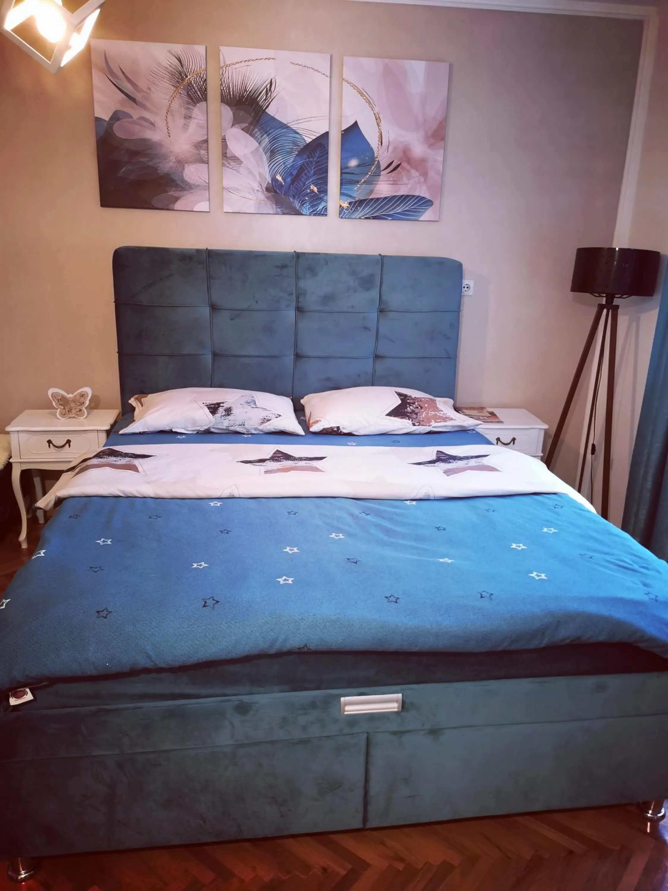 Bed in City Center Apartment JOTIC