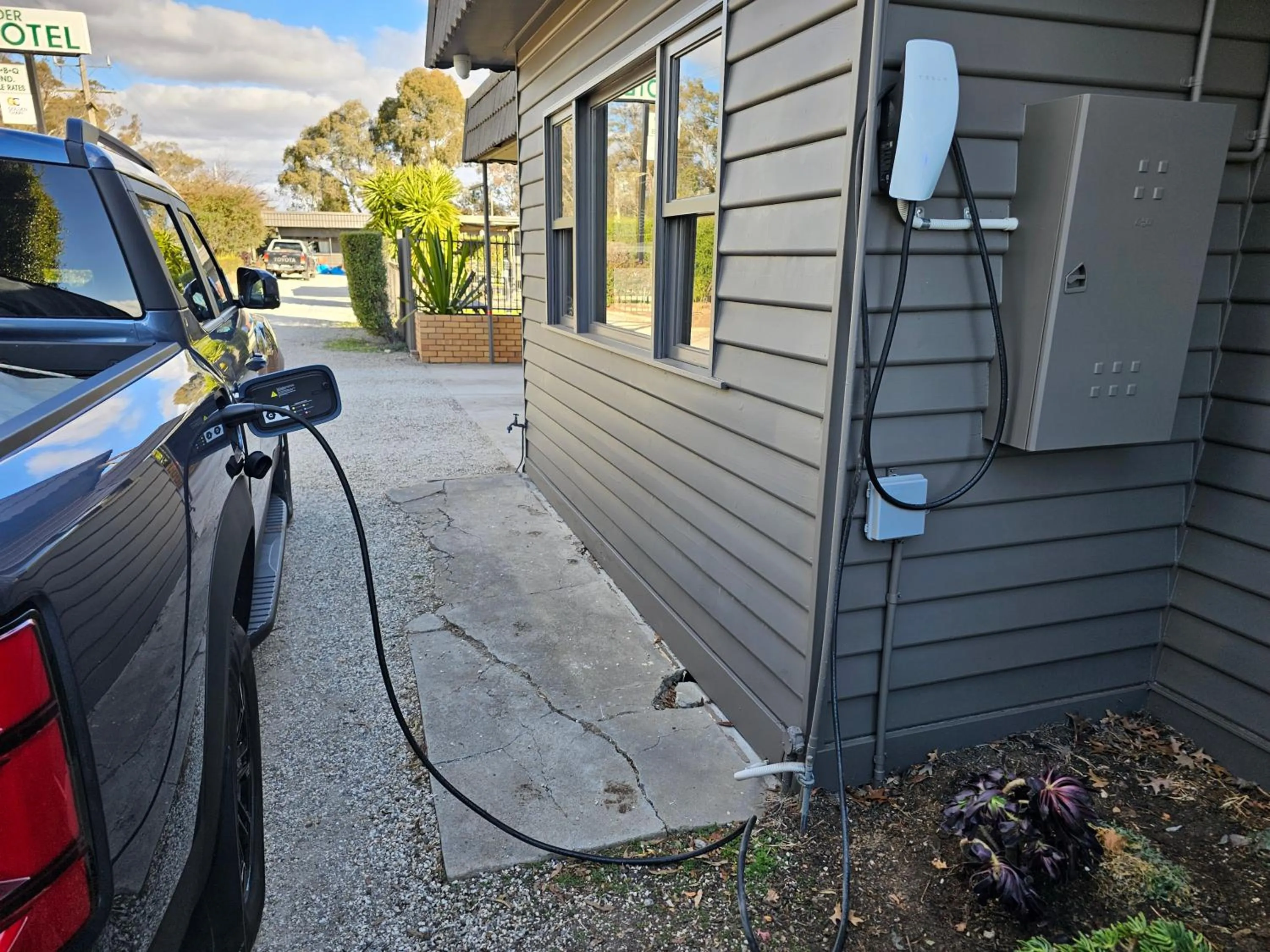 Parking in Calder Family Motel