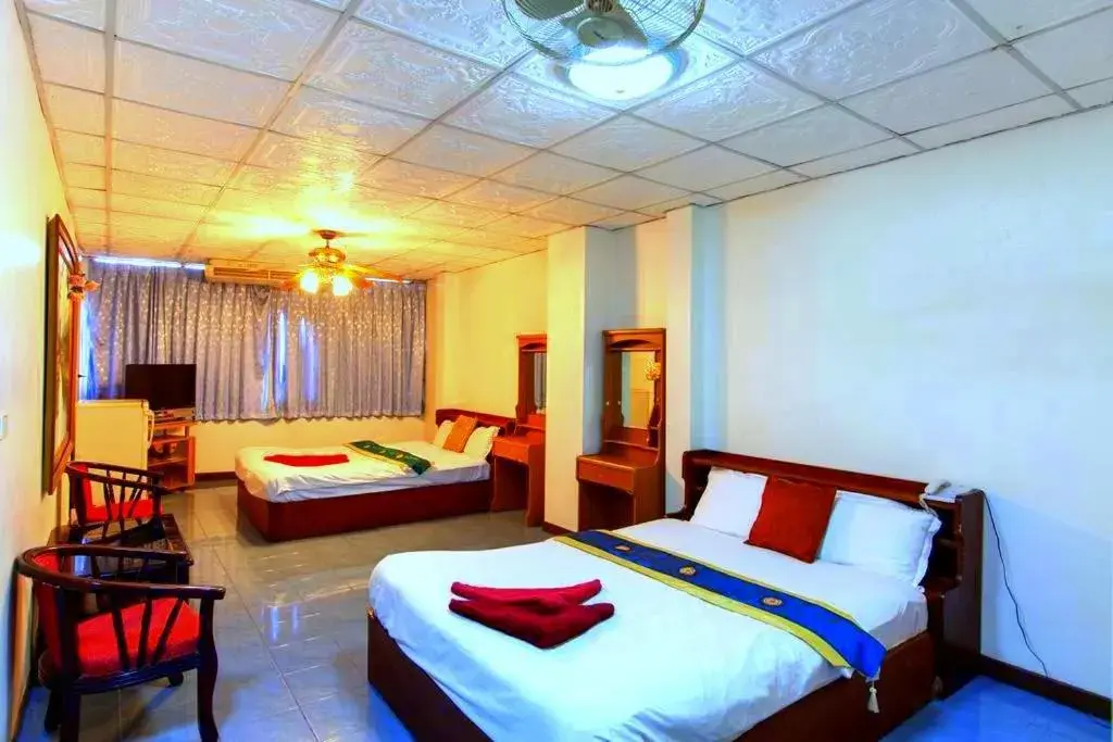 Bed in The Encore Hotel Bed in The Encore Hotel