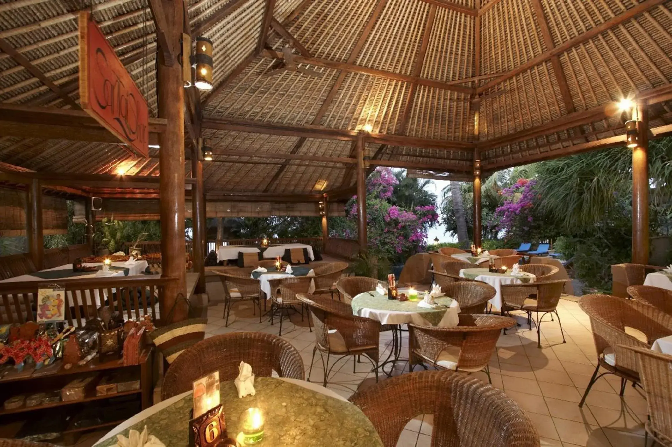 Restaurant/places to eat in Santai Hotel Restaurant/places to eat in Santai Hotel