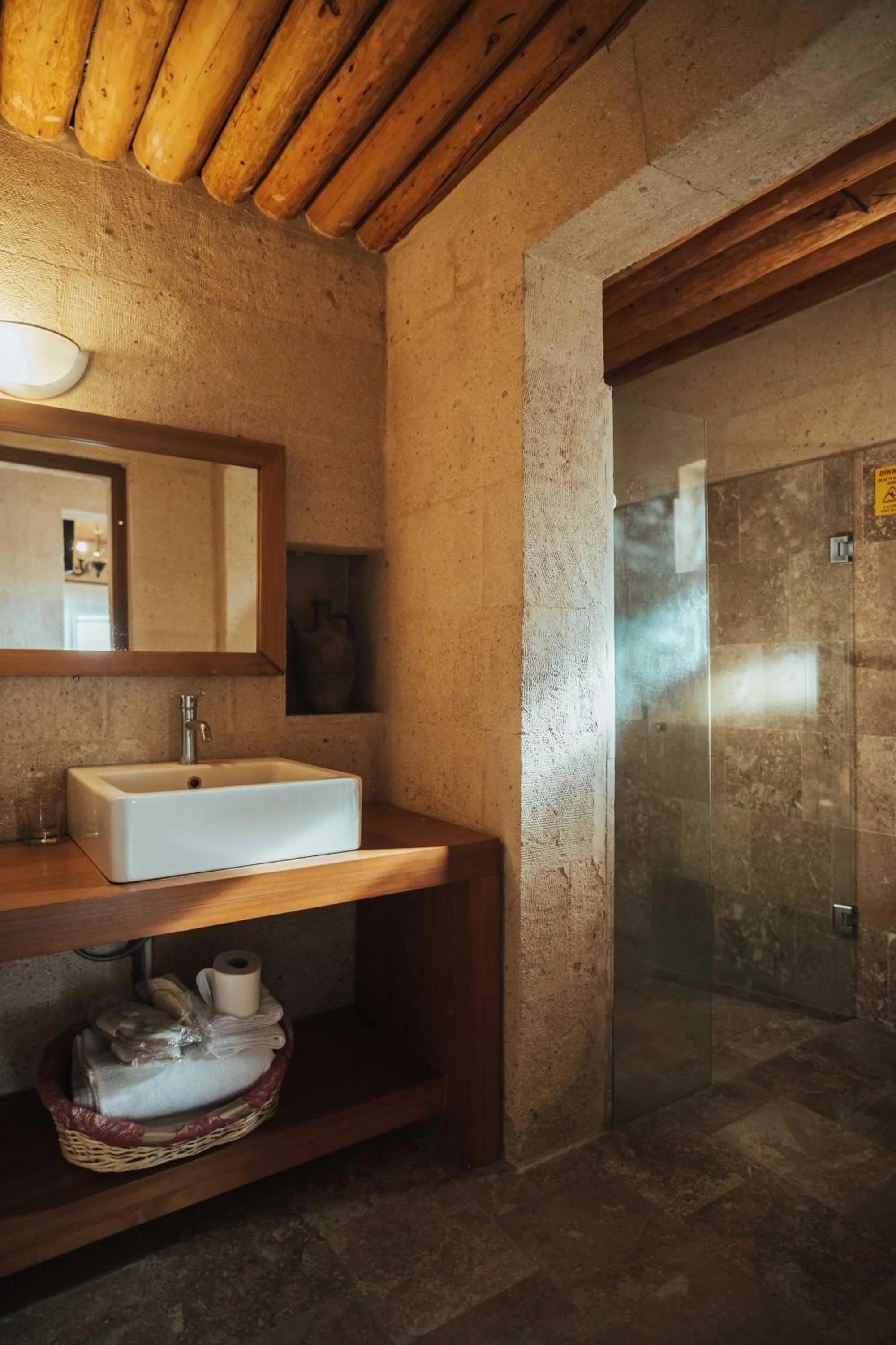 Shower in Hu of Cappadocia - Special Class