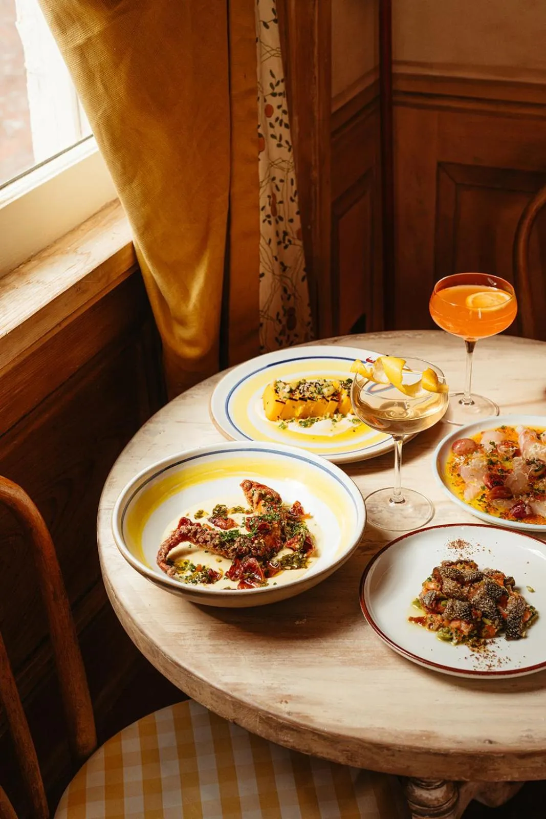 Restaurant/places to eat in Hotel Peter and Paul, an Ash Hotel