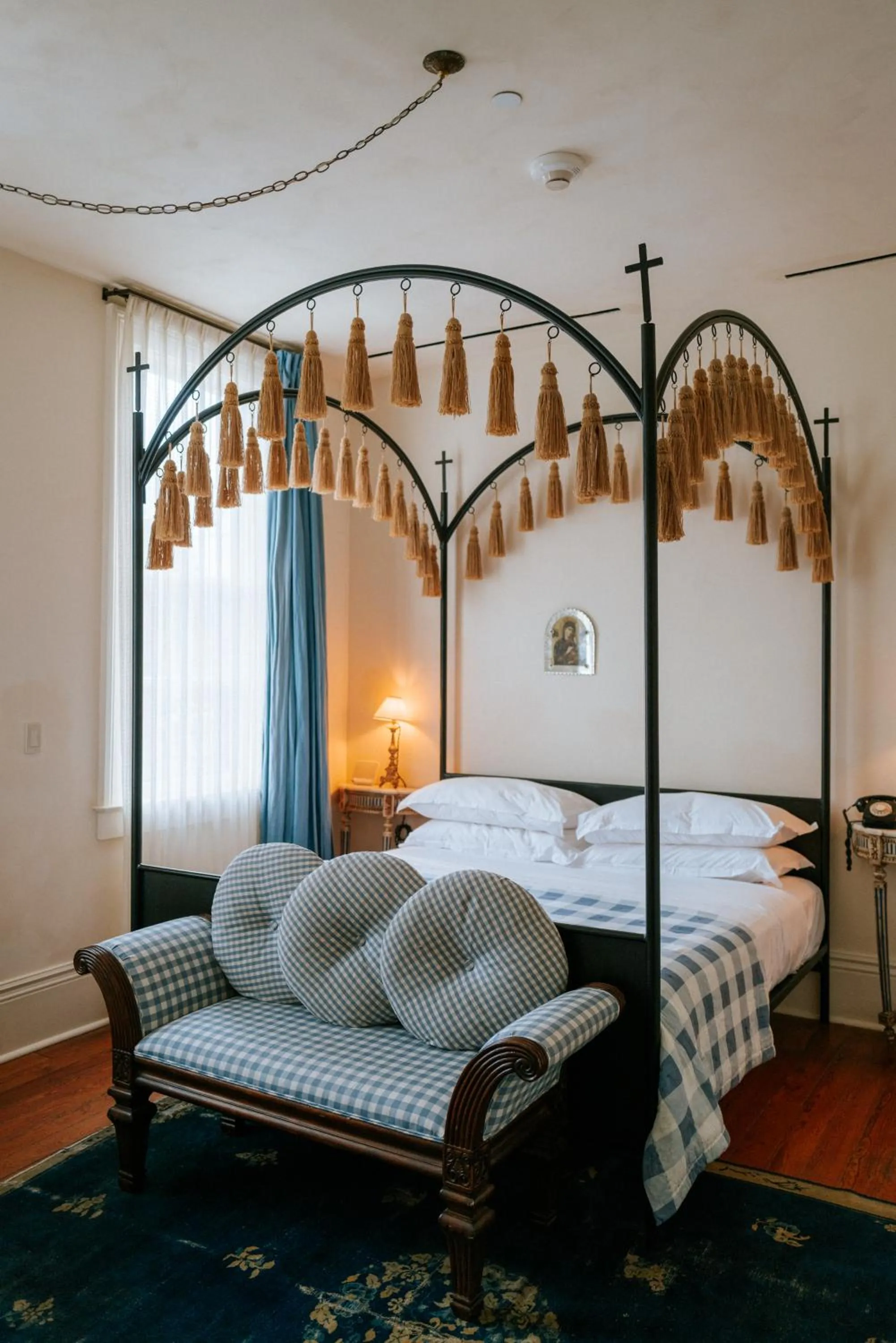 Bed in Hotel Peter and Paul, an Ash Hotel