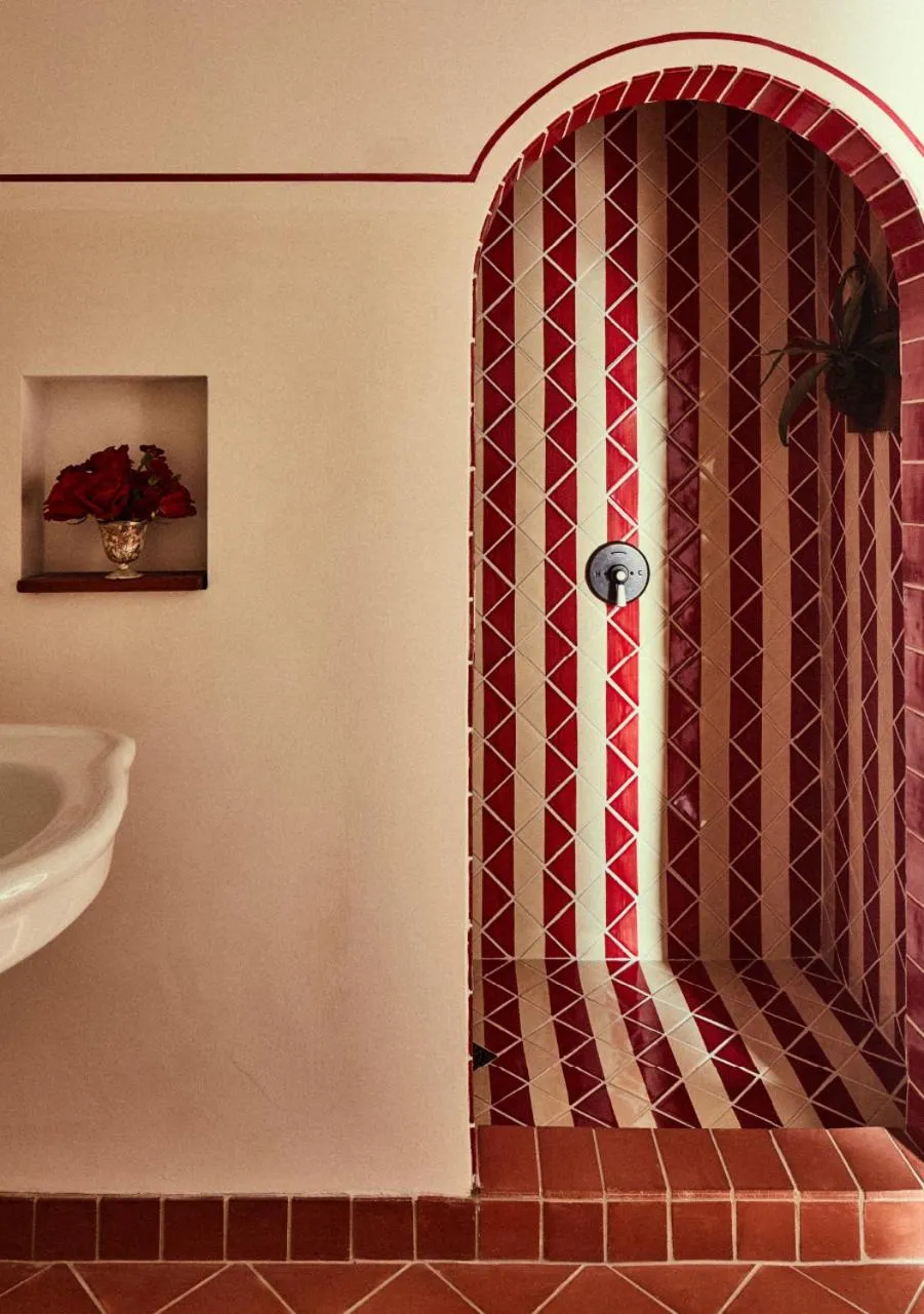 Shower in Hotel Peter and Paul, an Ash Hotel