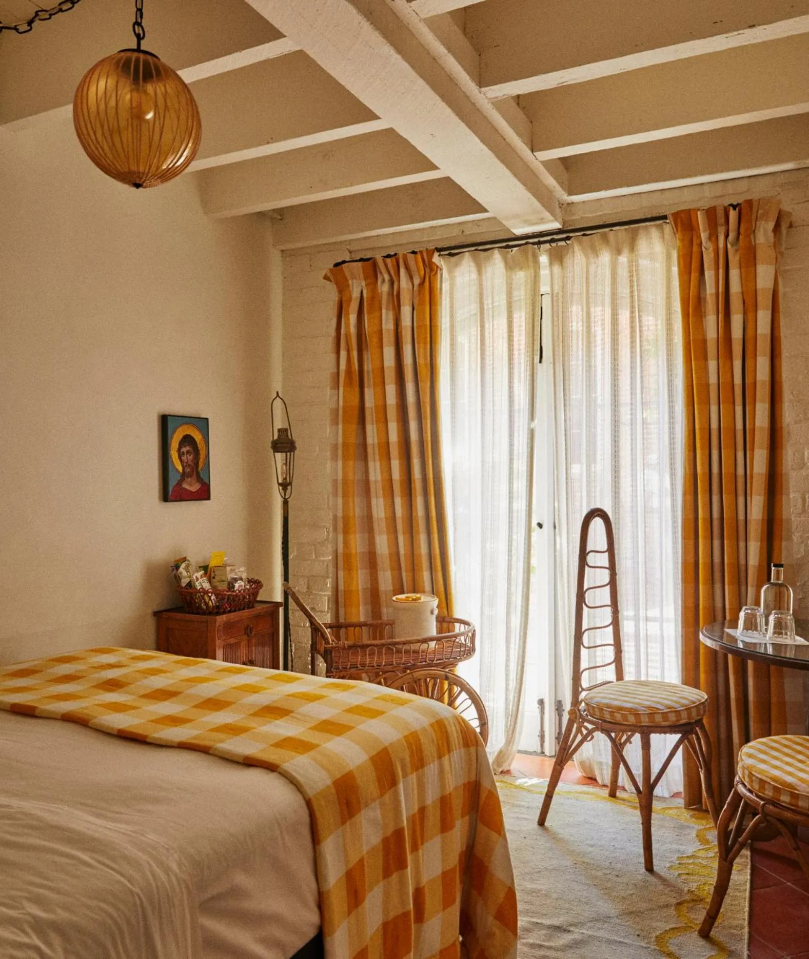 Seating area, Bed in Hotel Peter and Paul, an Ash Hotel