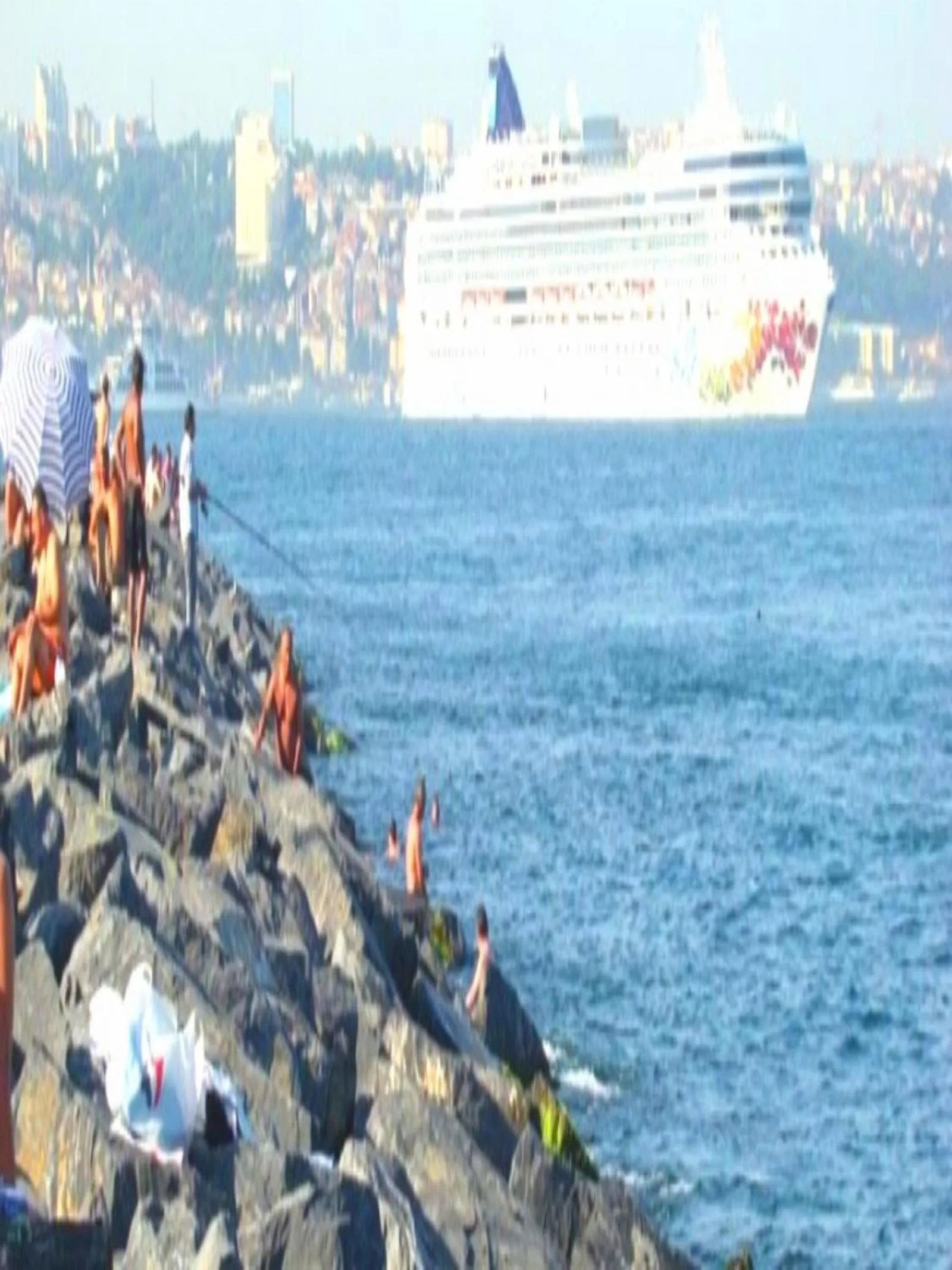 Beach in Yasin Apart hotel