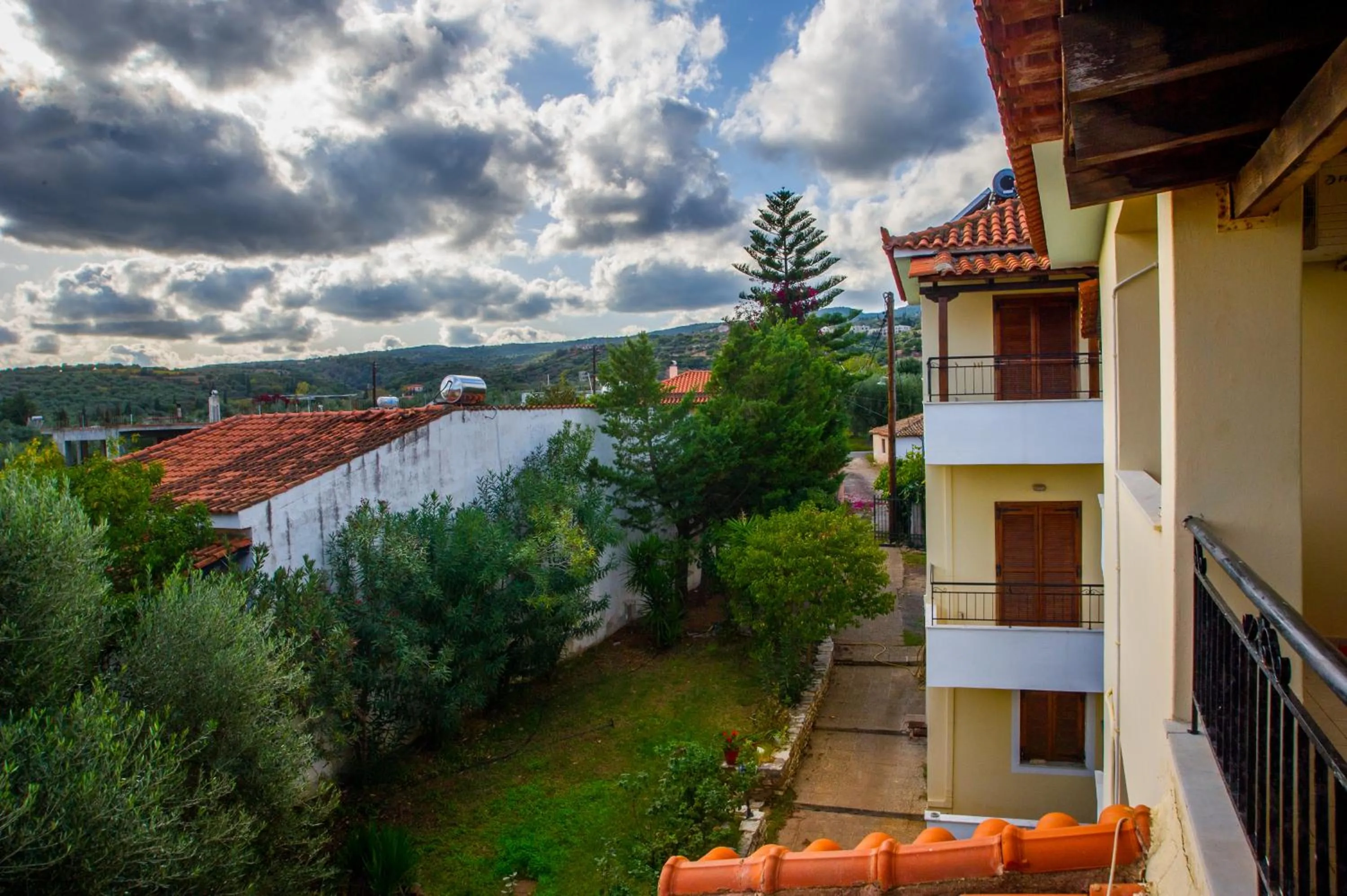 Niki Apartments
