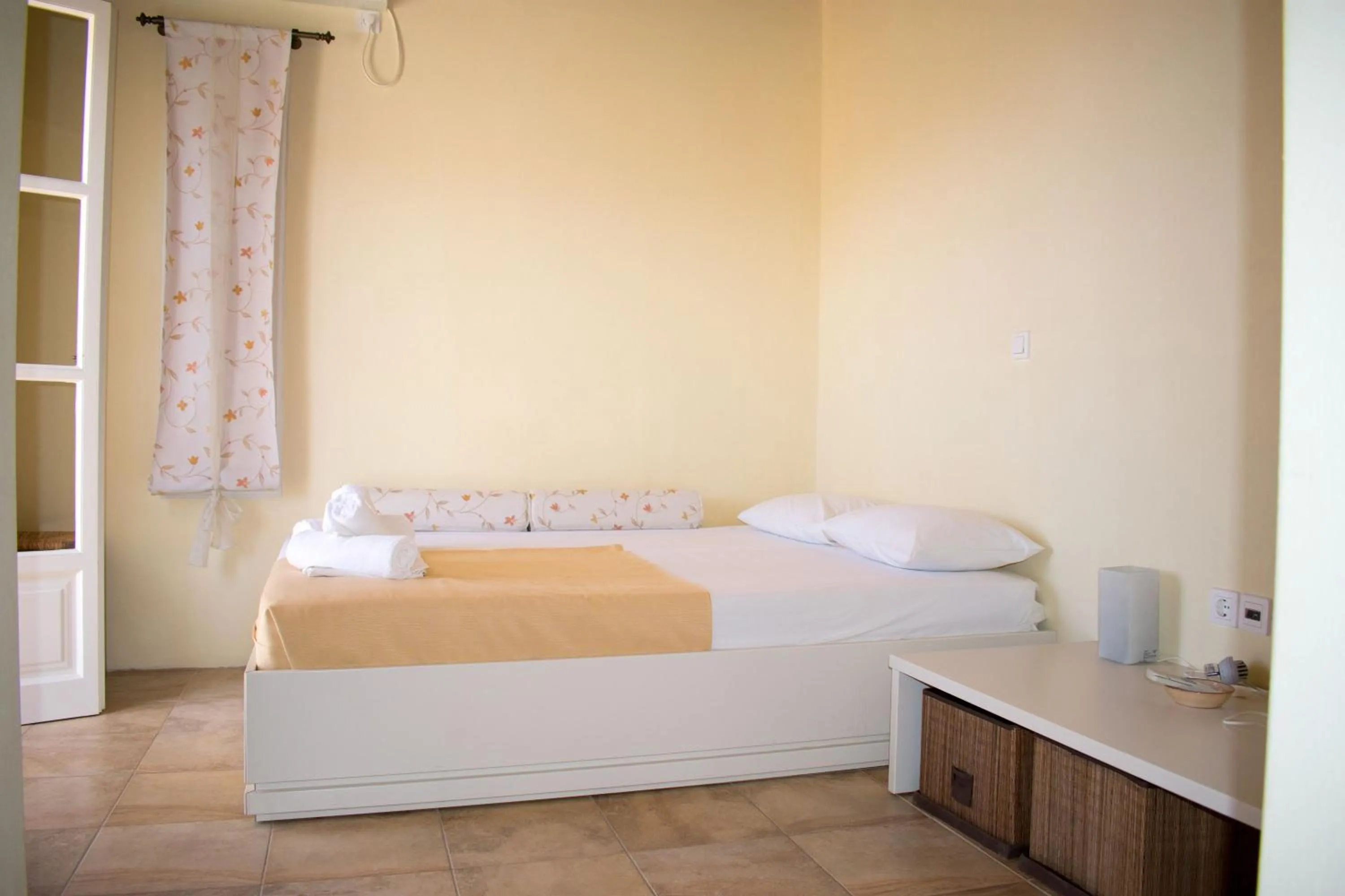 Bed in Ostria Village