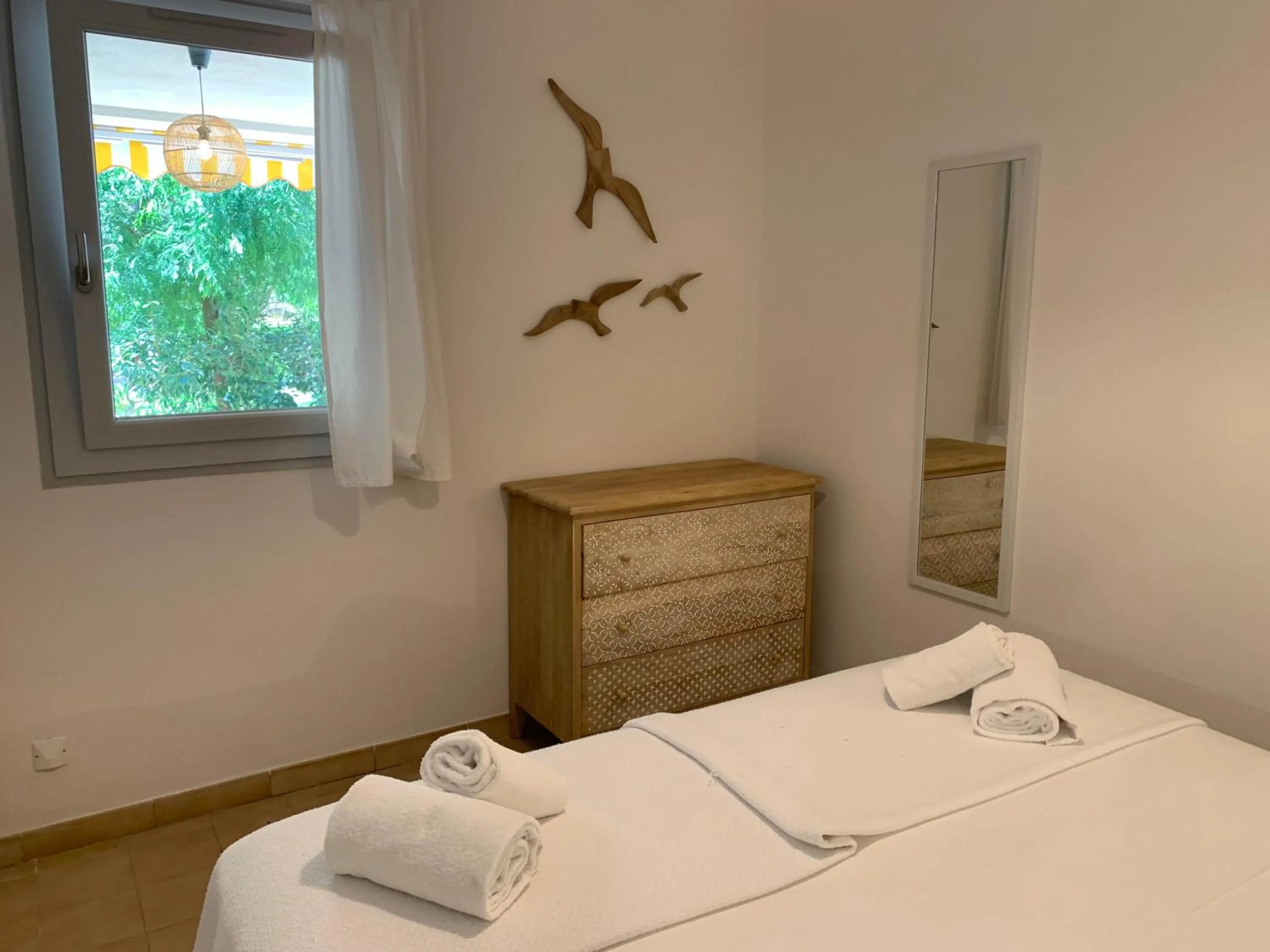 Bedroom, Bed in Les Pins de Santa Giulia