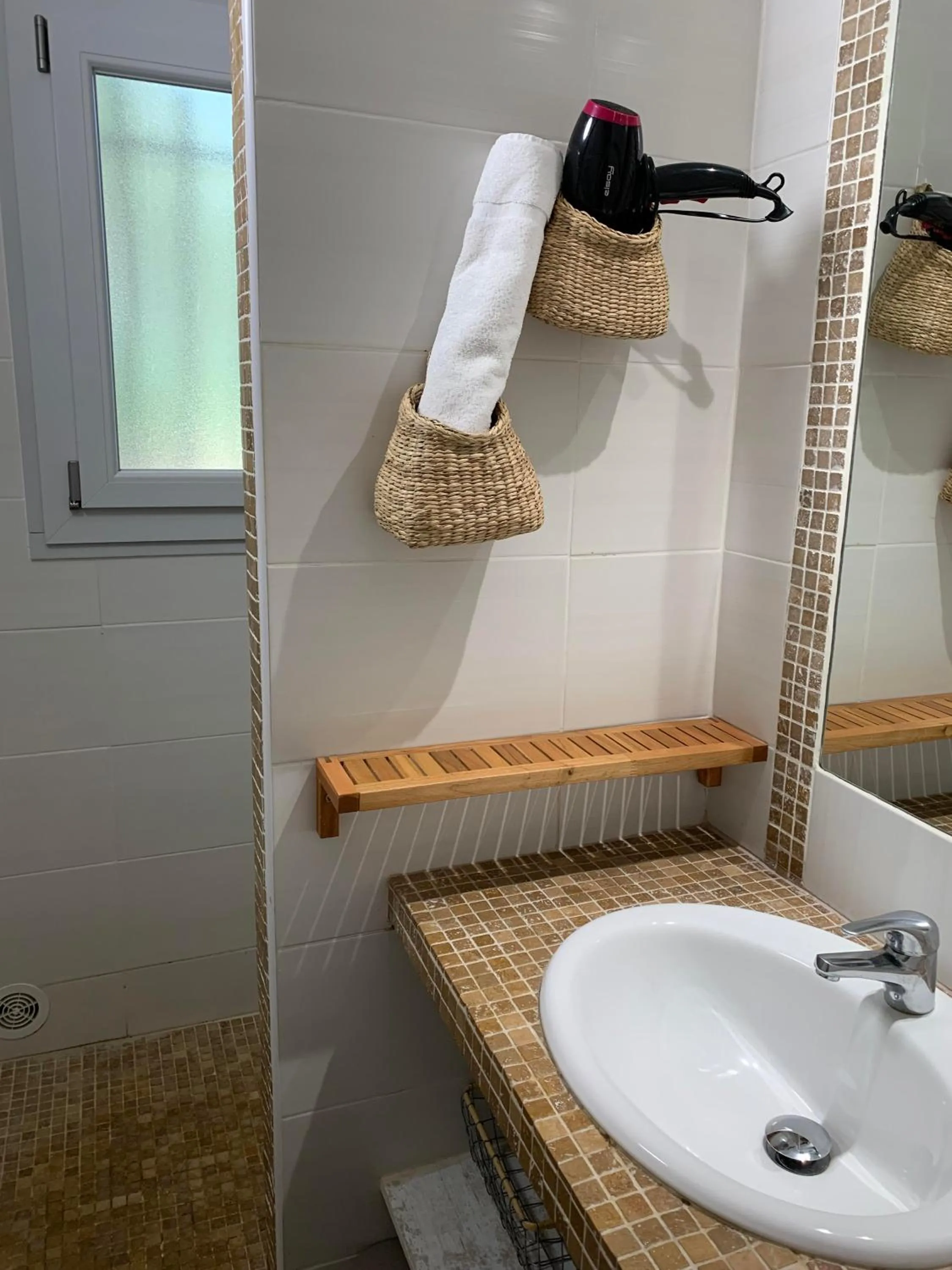 Shower in Les Pins de Santa Giulia