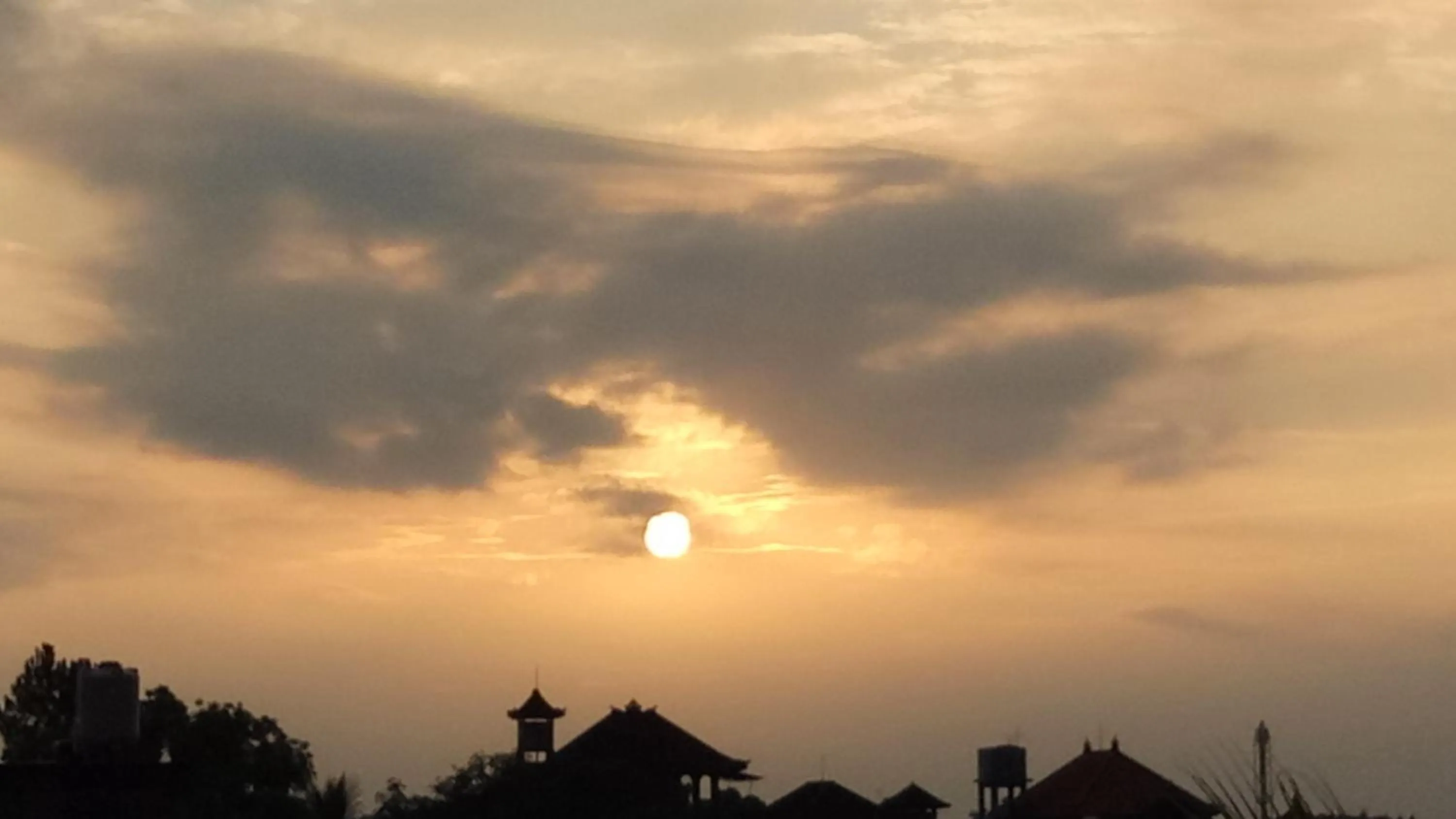 Property building in Hibiscus Cottages