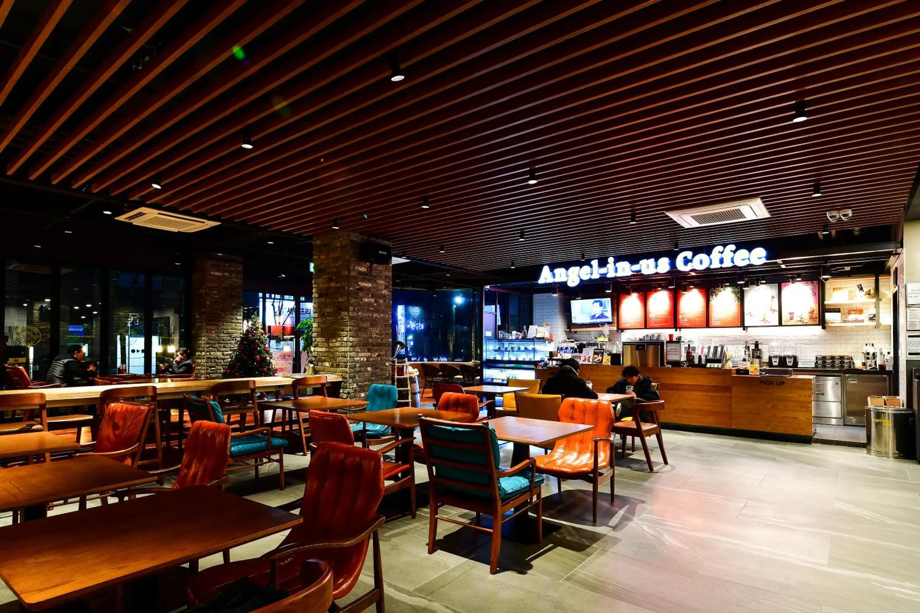 Restaurant/places to eat in Hotel Ritz Restaurant/places to eat in Hotel Ritz