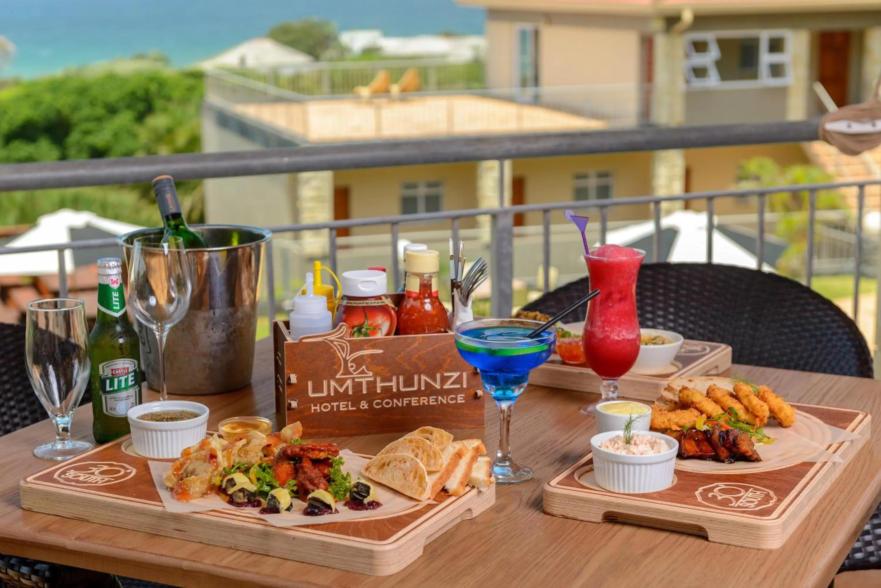 Restaurant/places to eat in Umthunzi Hotel and Conference