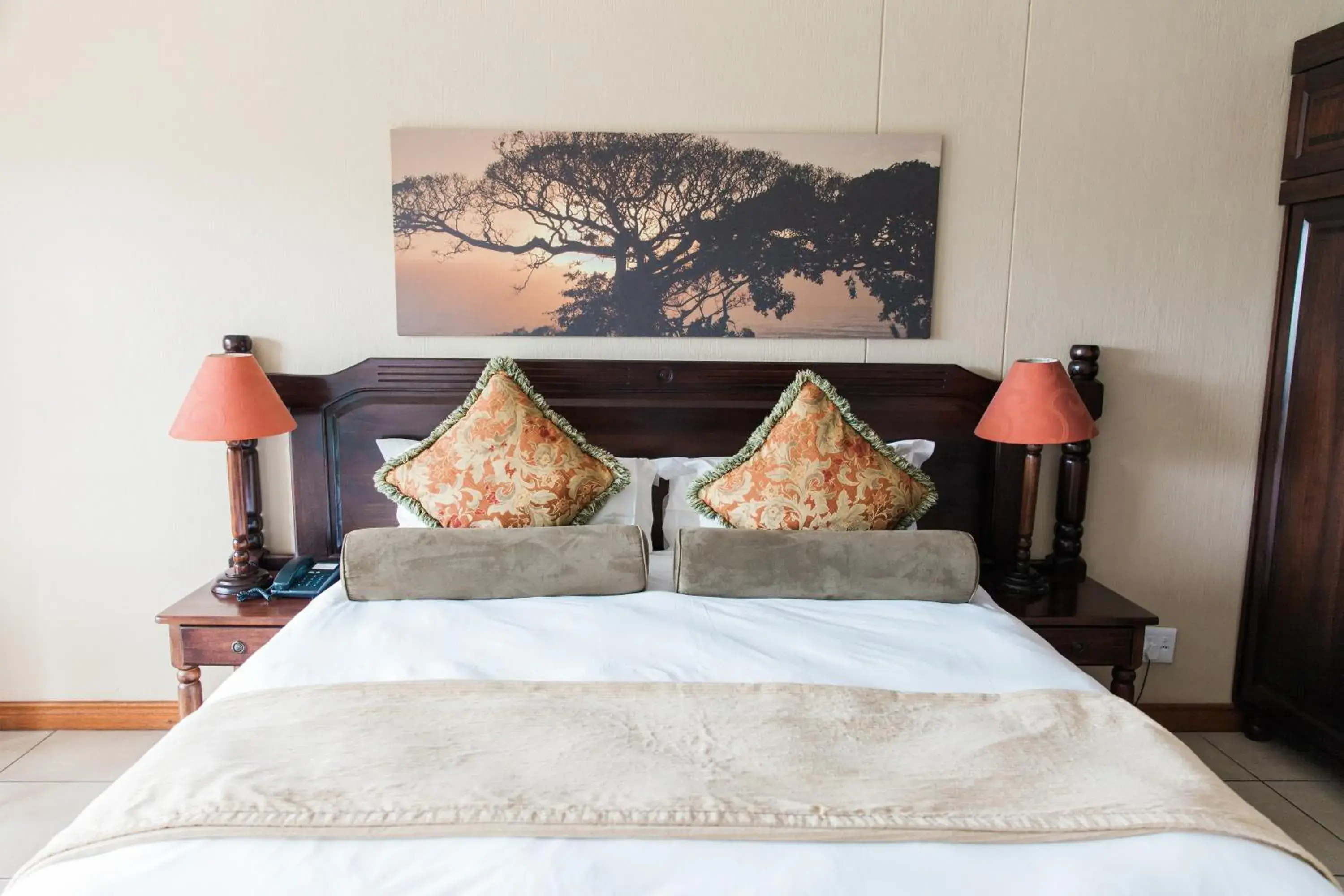 Property building, Bed in Umthunzi Hotel and Conference Property building, Bed in Umthunzi Hotel and Conference