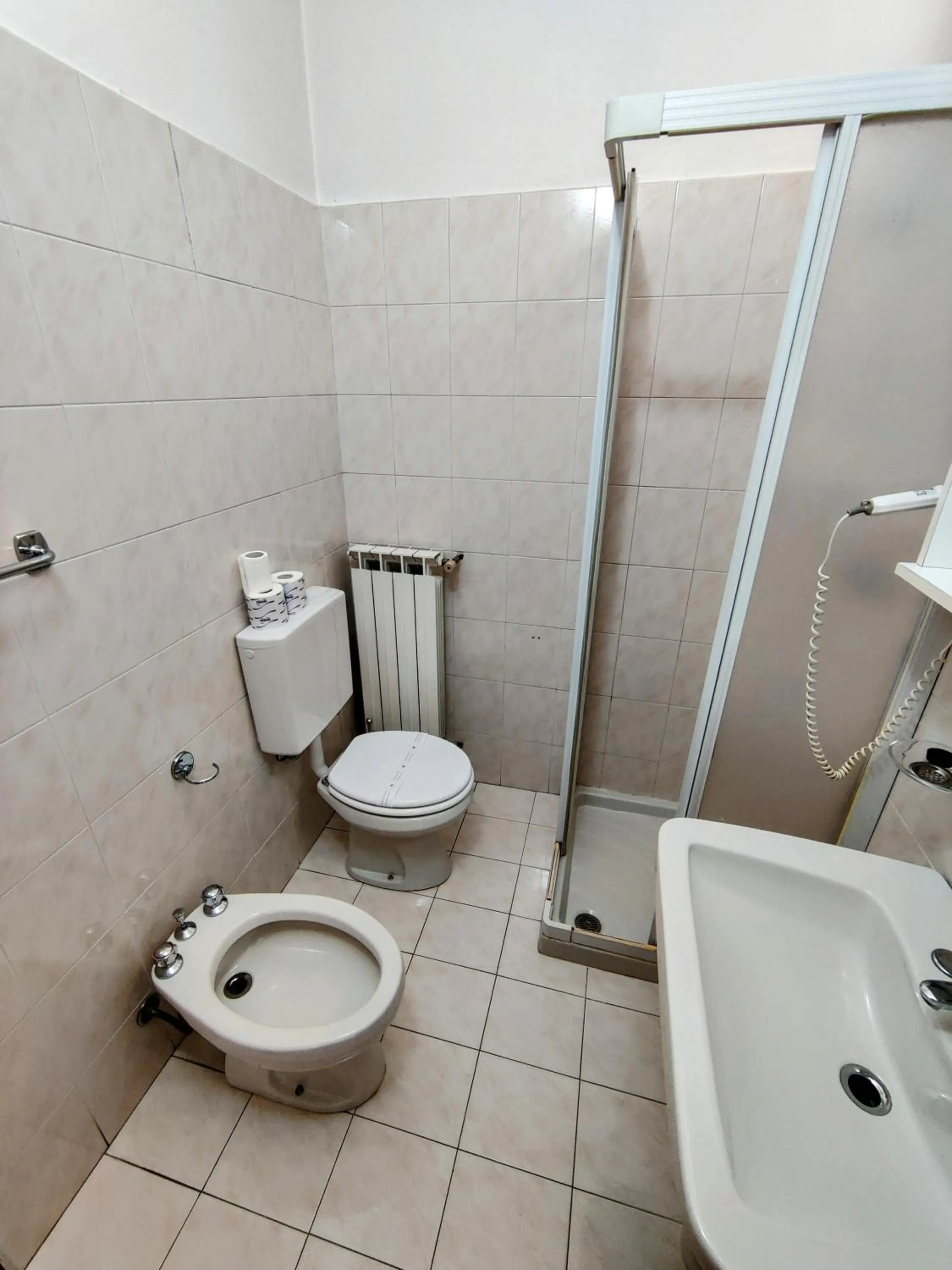 Bathroom in Albergo Baffo