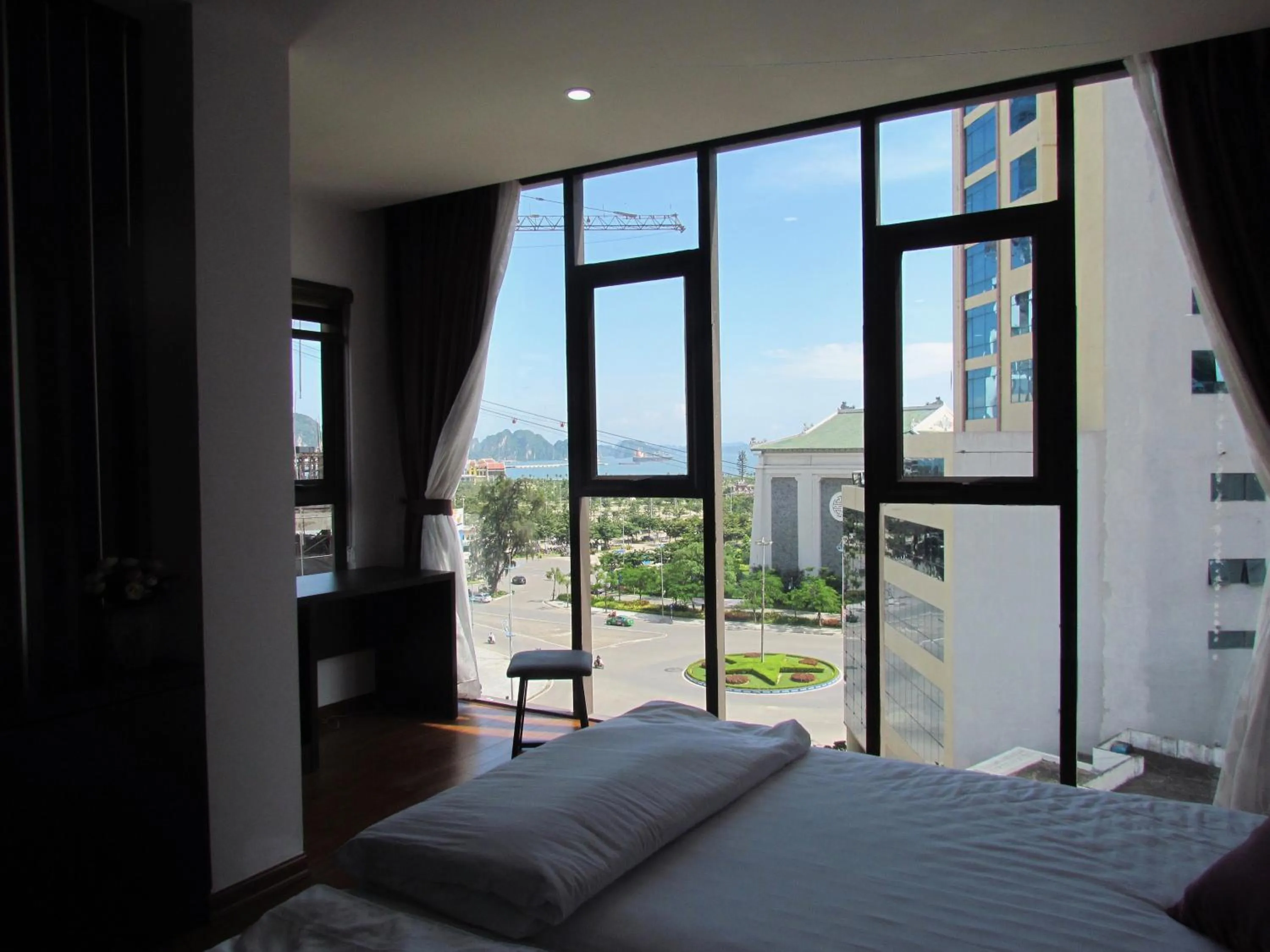 View (from property/room), Bed in Ivy Hotel Bai Chay Ha Long