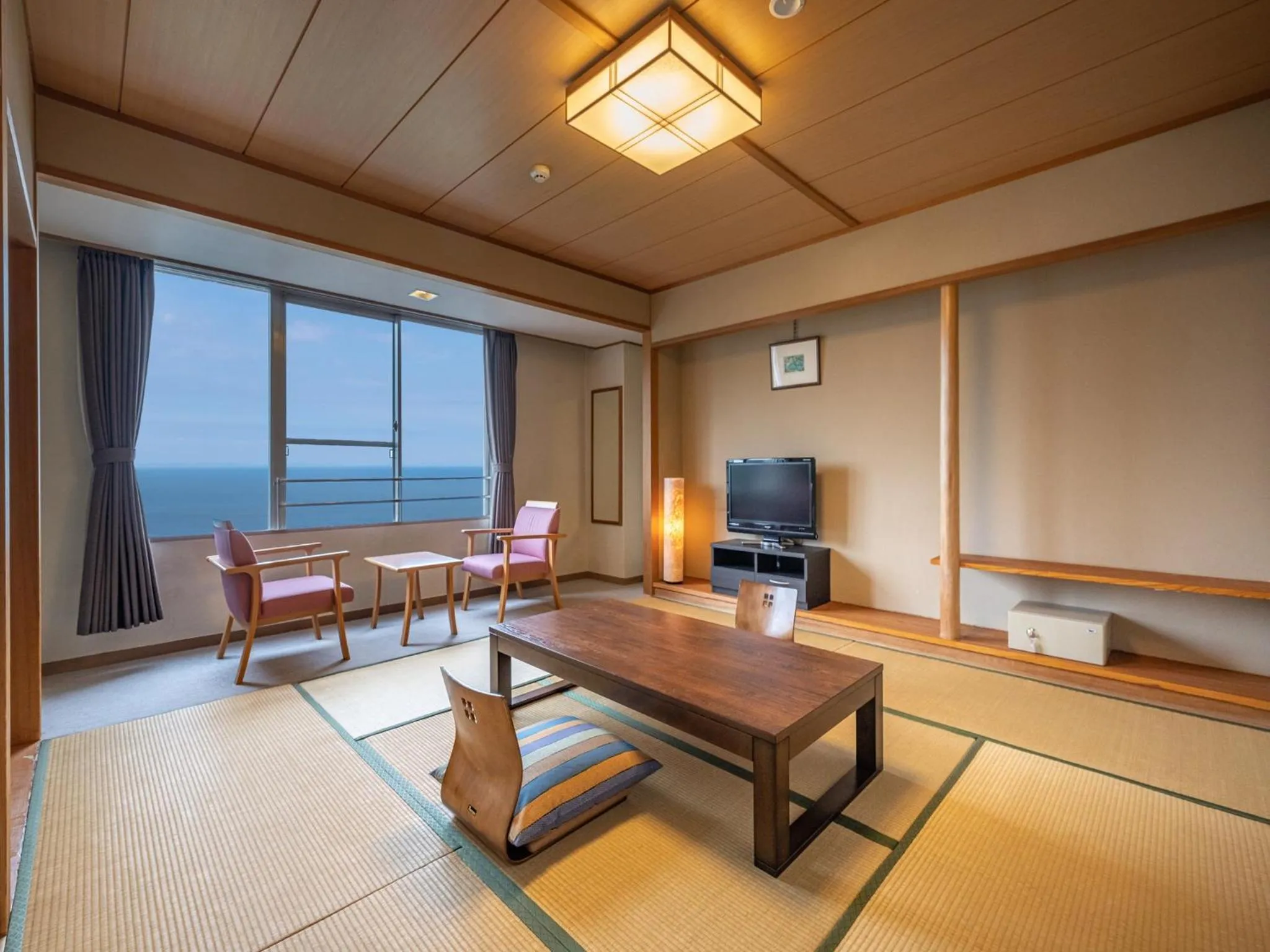 Photo of the whole room in KAMENOI HOTEL Atami Annex