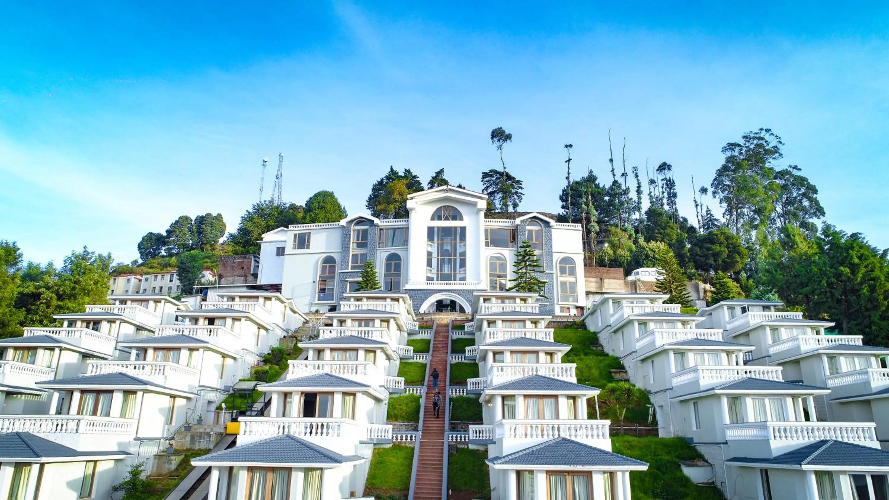 Property building in La Montana by TGI