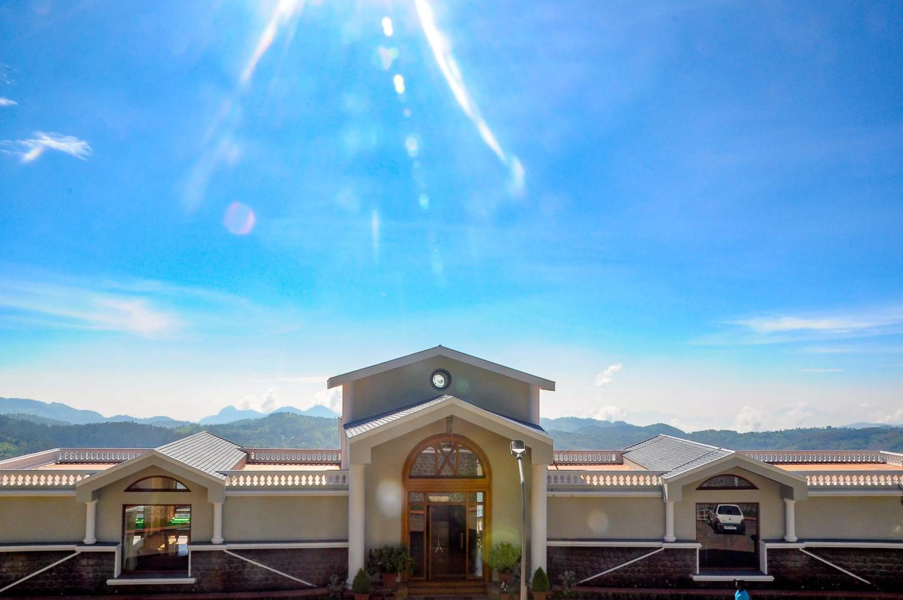 Facade/entrance in La Montana by TGI