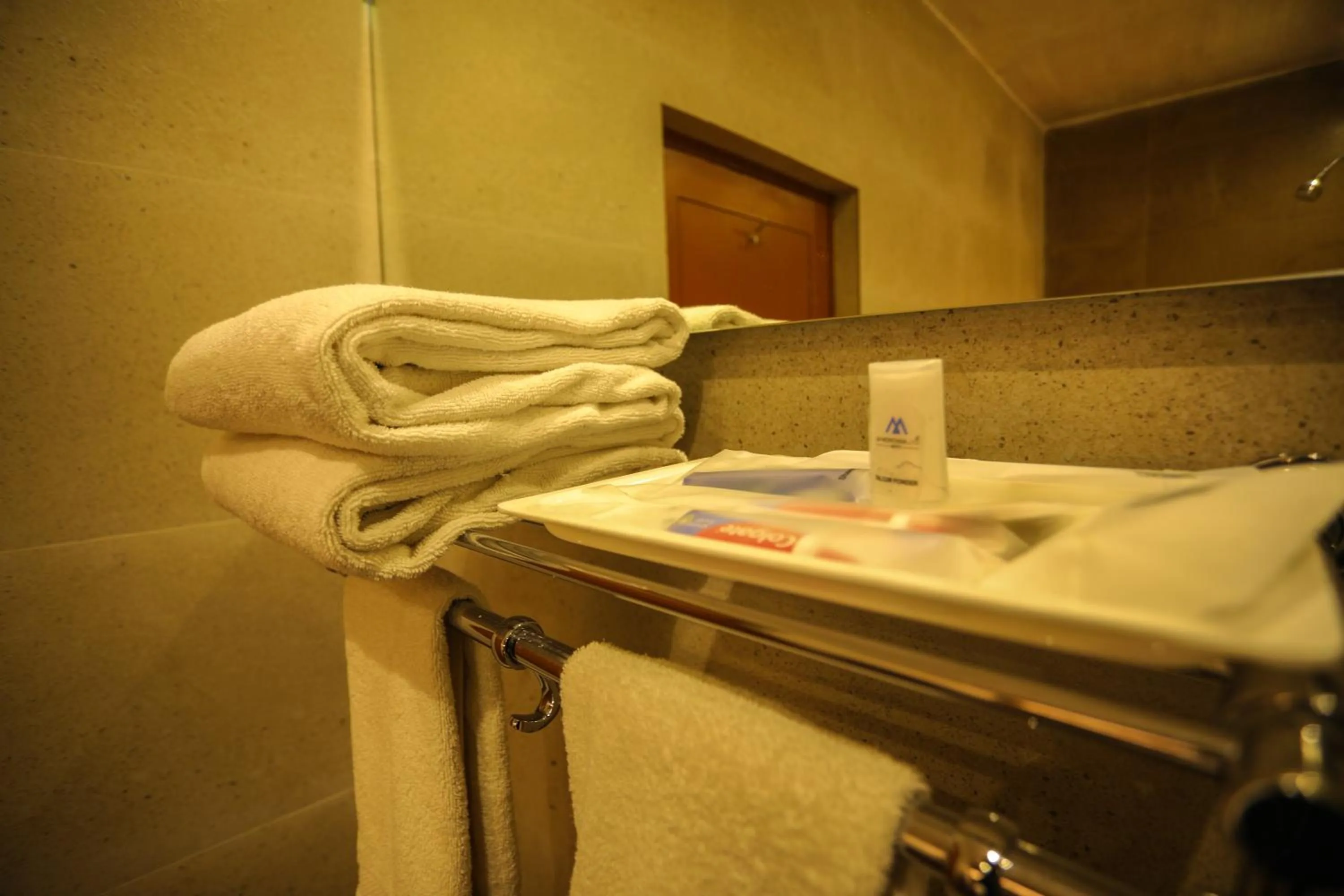 Toilet in La Montana by TGI