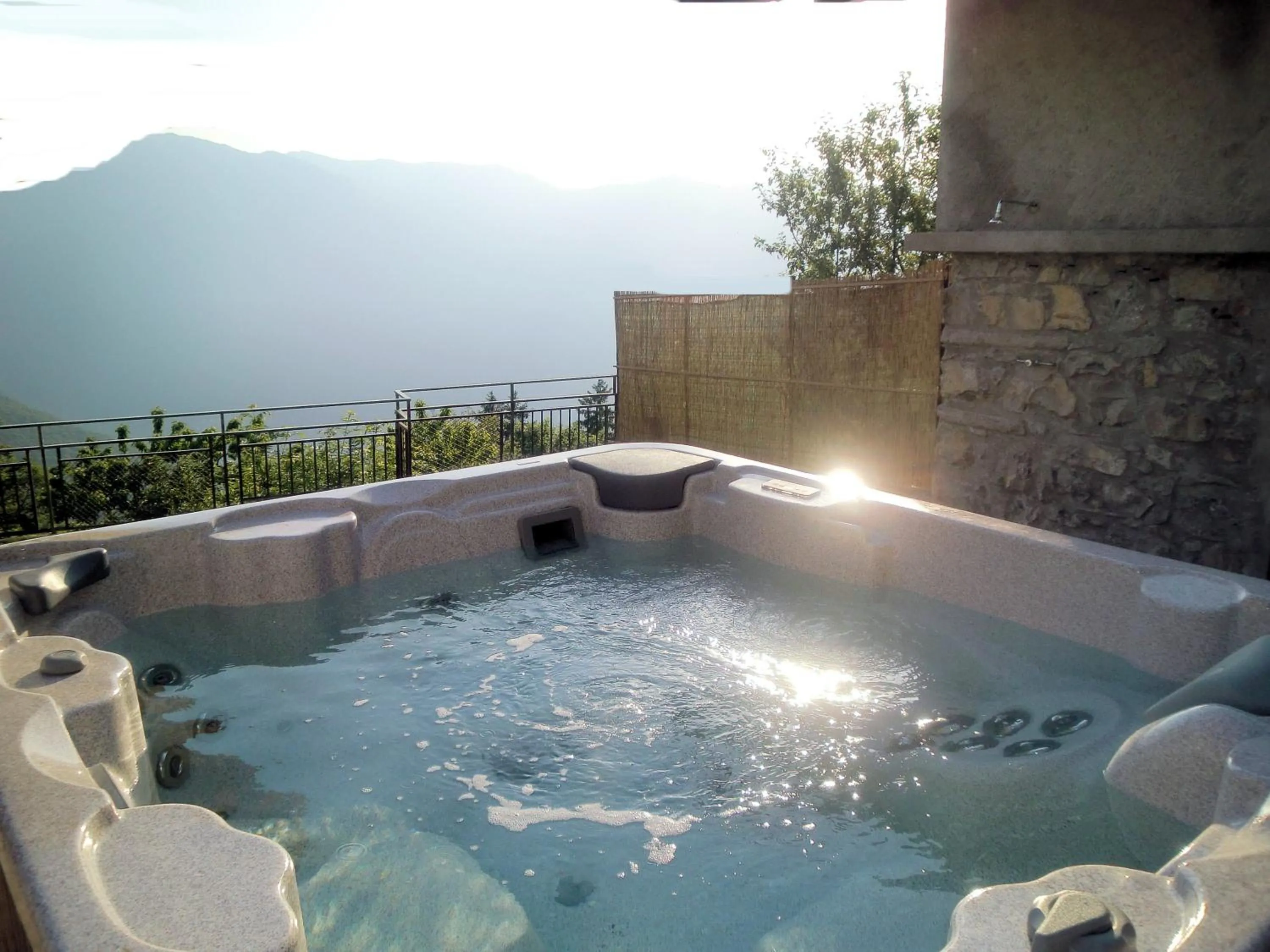Hot Tub in Ristorante Bellavista con Locanda