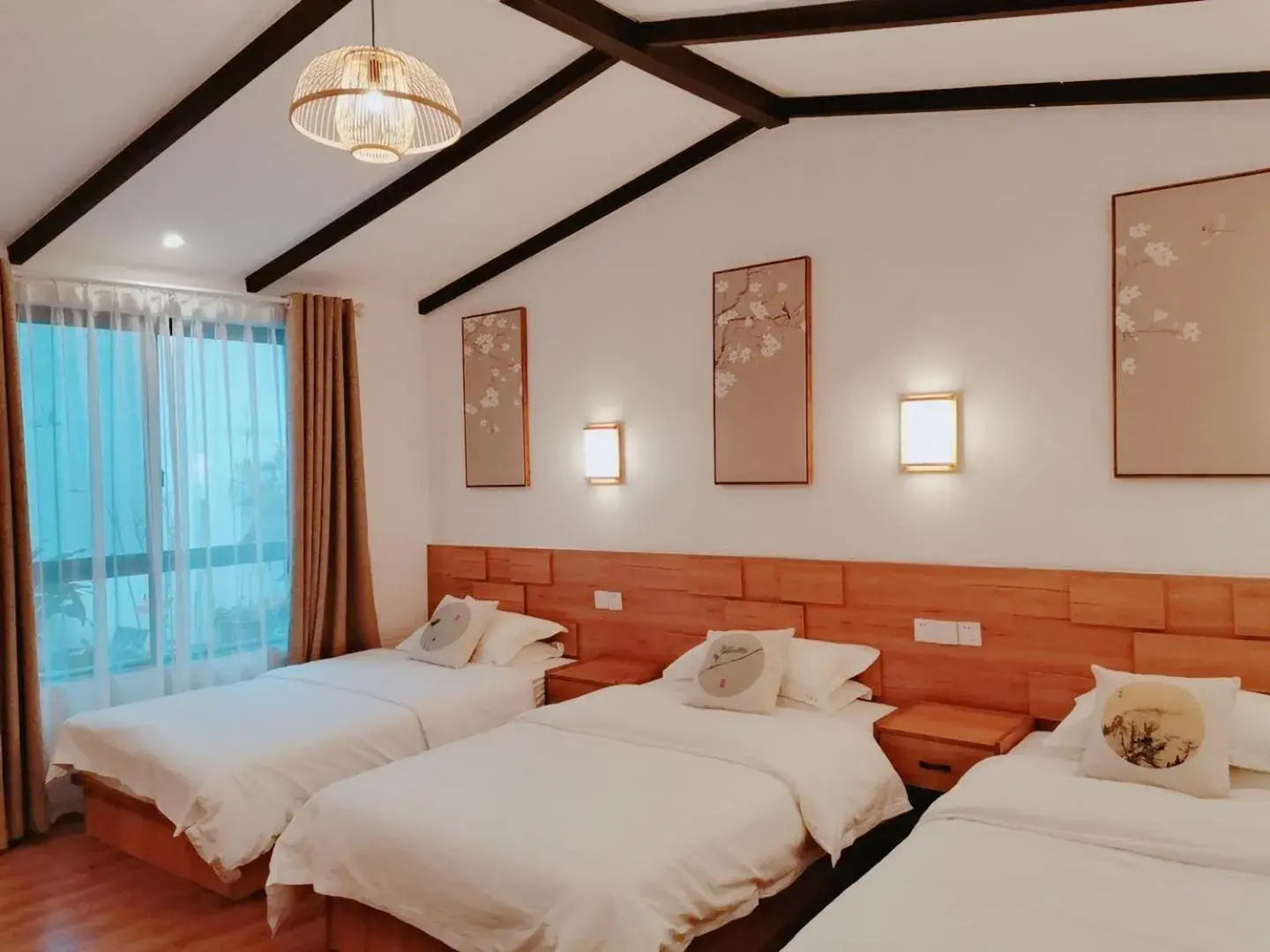 Triple Room with Shower in Zhangjiajie Tingyutang Little Yard Triple Room with Shower in Zhangjiajie Tingyutang Little Yard