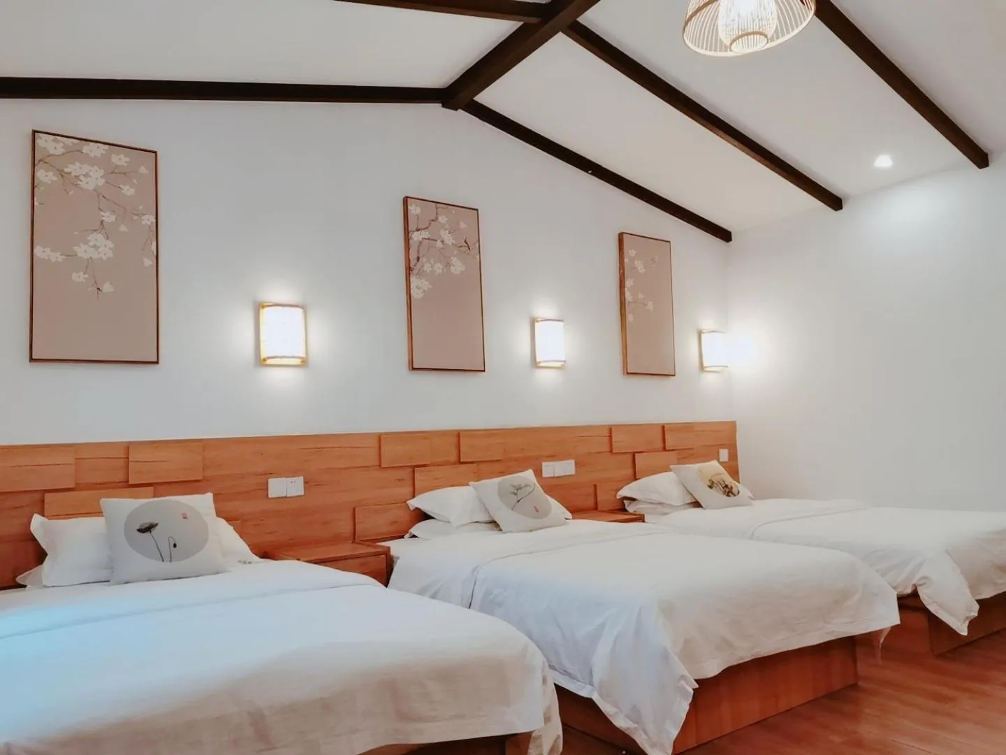 Bed in Zhangjiajie Tingyutang Little Yard