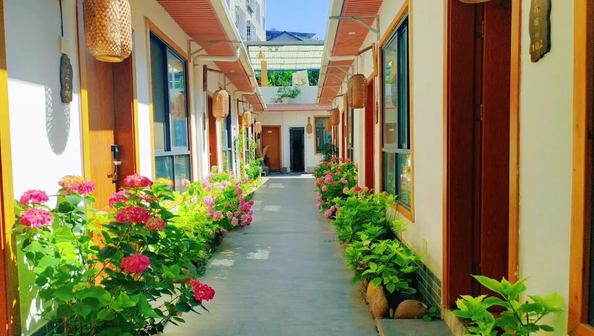 Property building in Zhangjiajie Tingyutang Little Yard