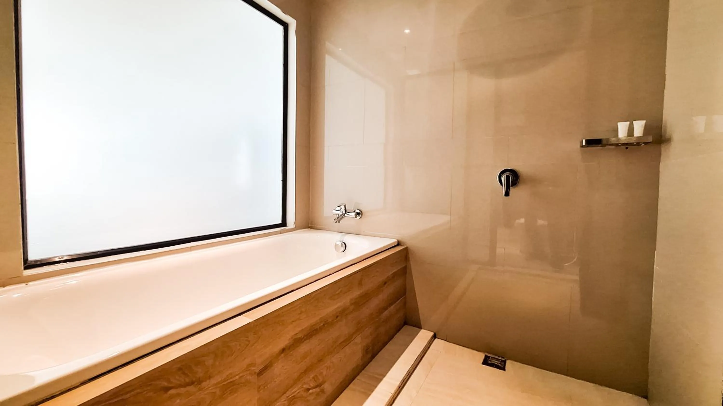 Bath in Pinnacle Boracay