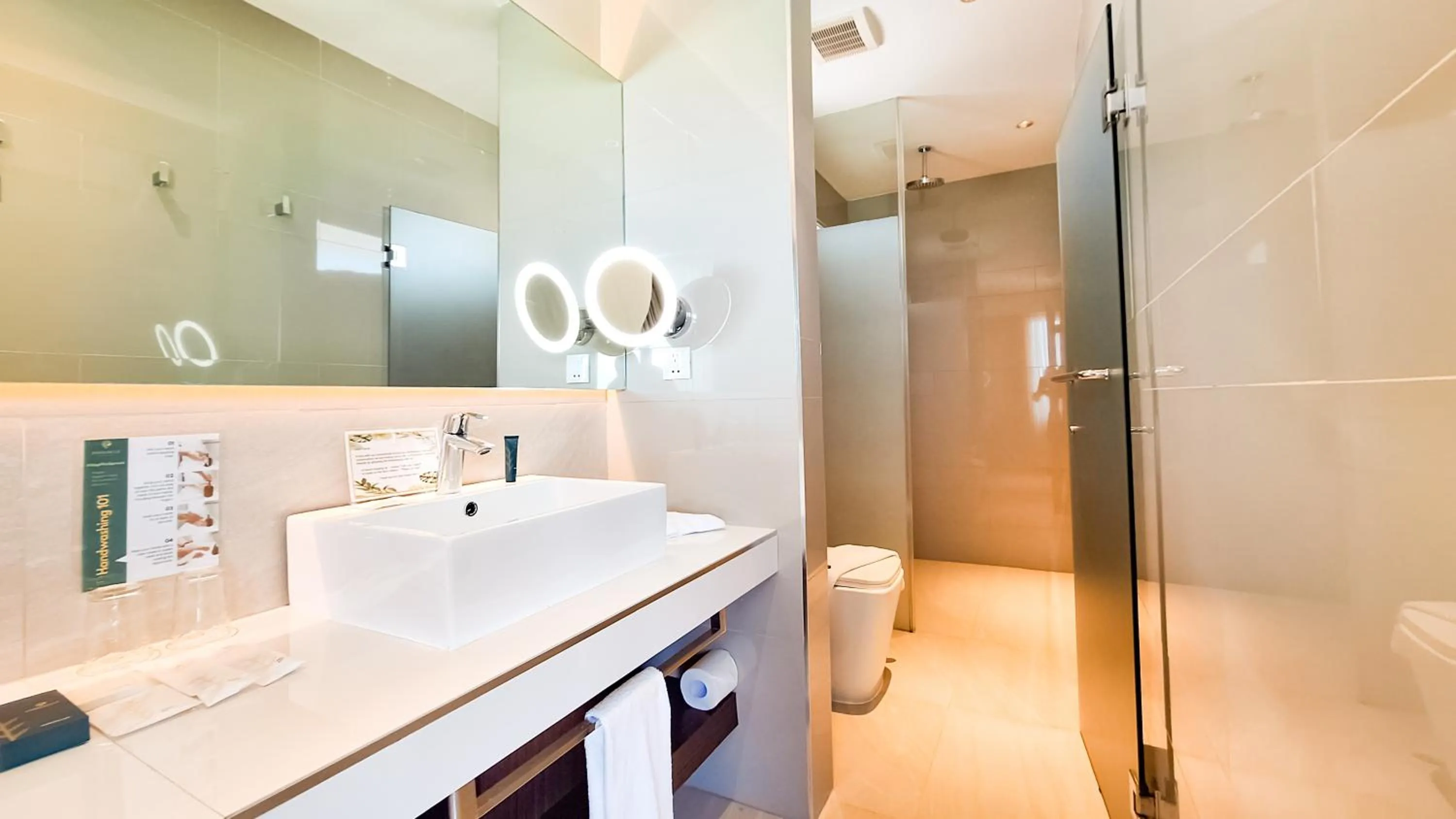 Bathroom in Pinnacle Boracay