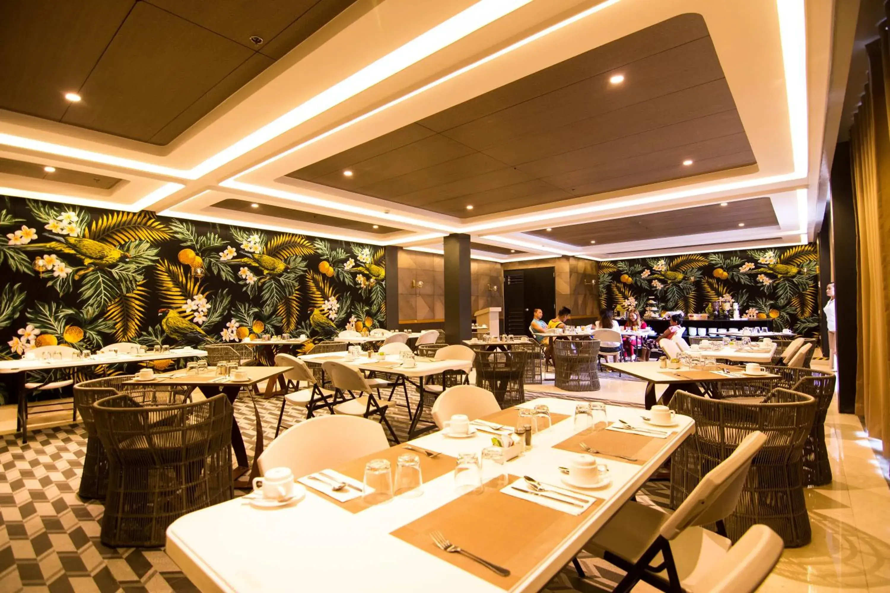 Restaurant/places to eat in Pinnacle Boracay Restaurant/places to eat in Pinnacle Boracay