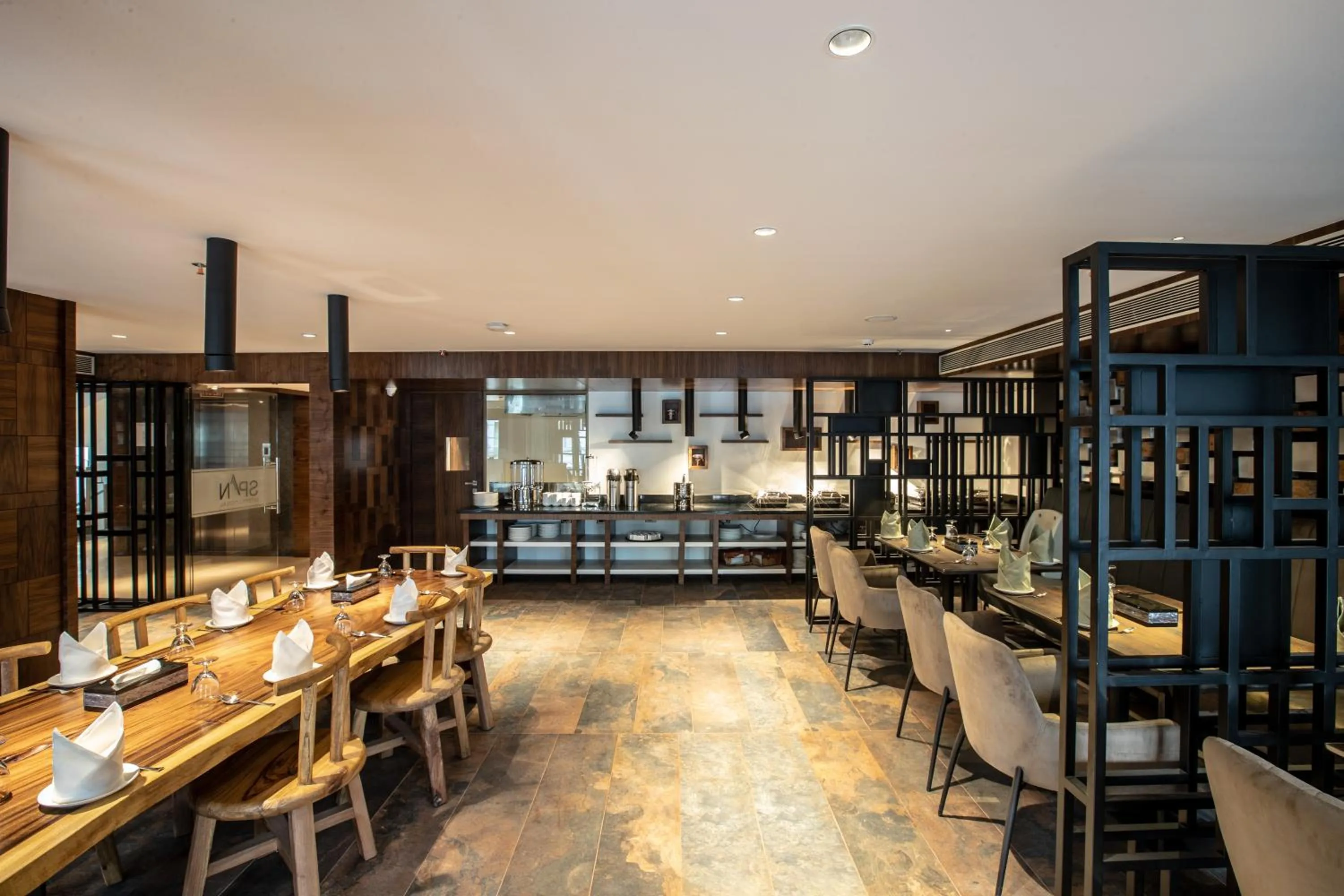 Restaurant/places to eat in Hotel Span International