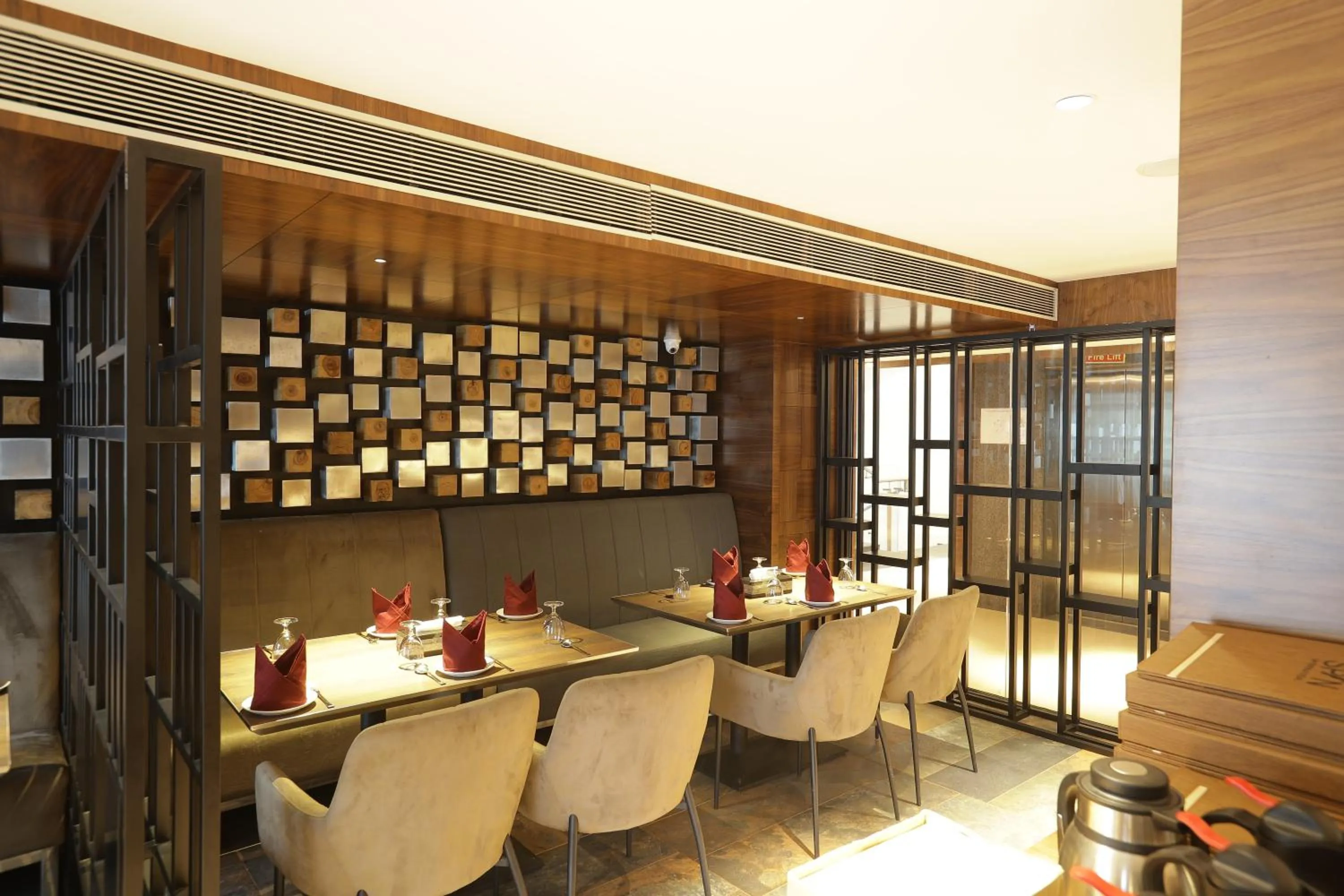 Restaurant/places to eat in Hotel Span International