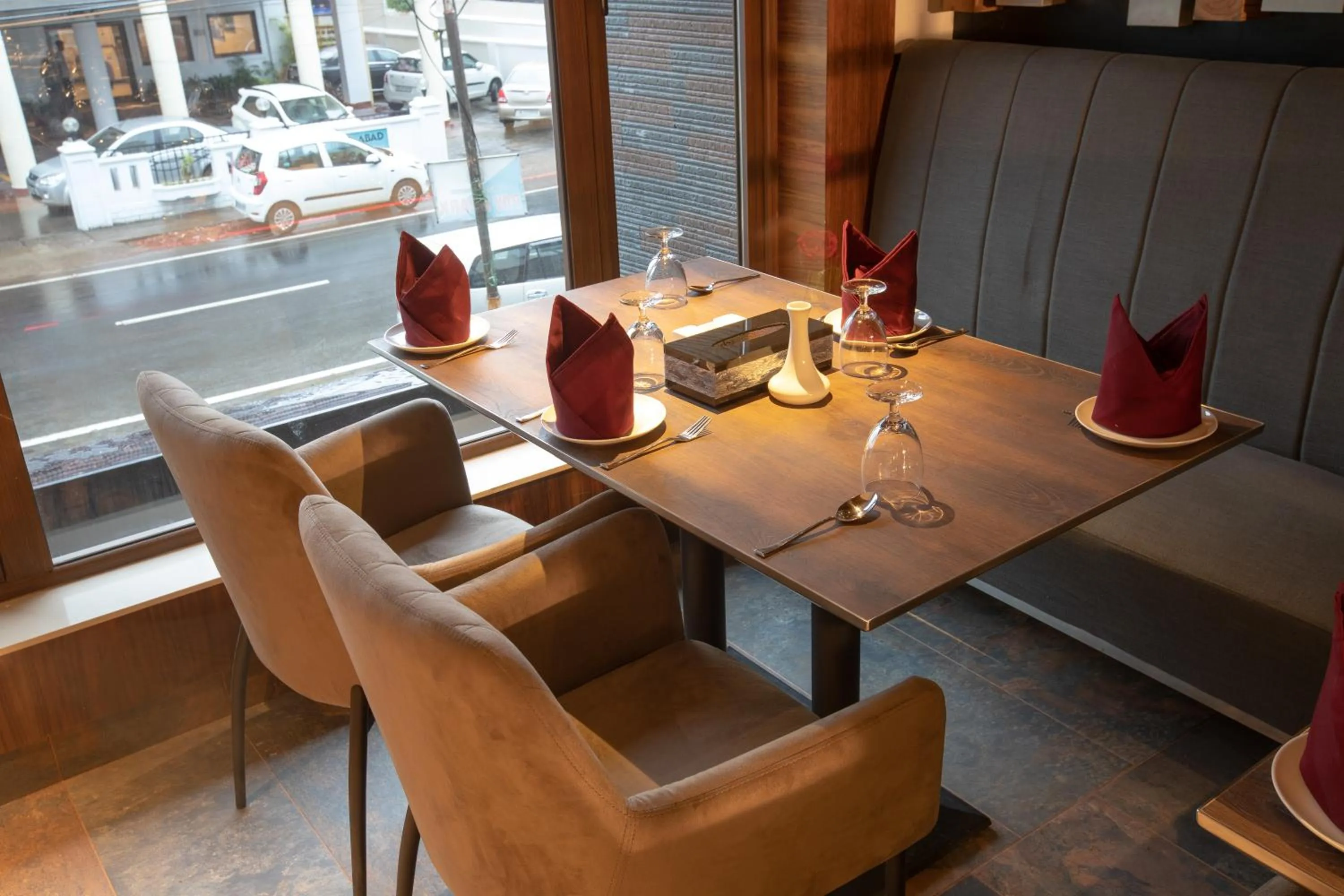 Restaurant/places to eat in Hotel Span International