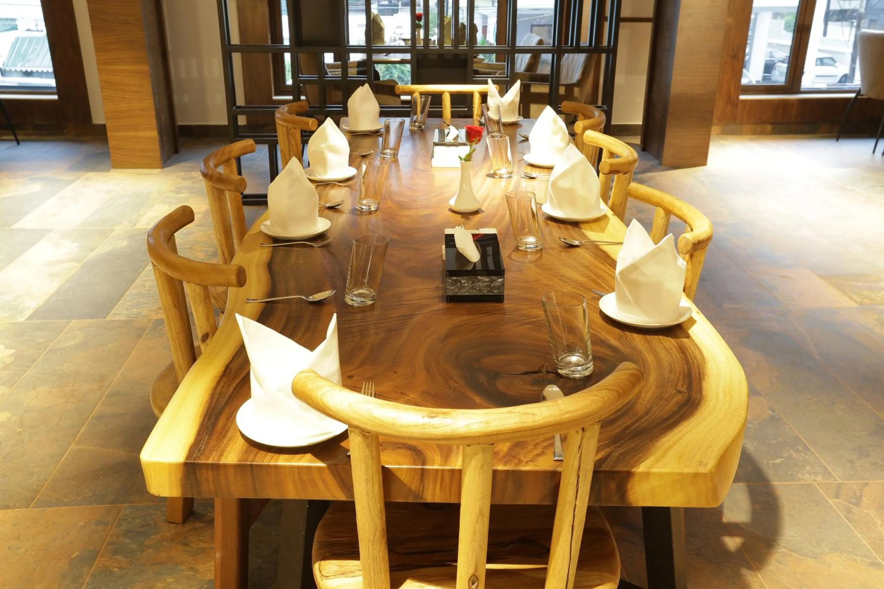 Restaurant/places to eat in Hotel Span International