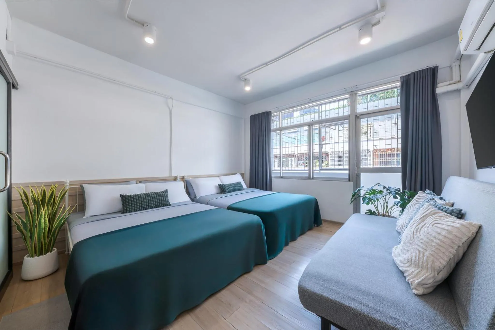 Platinum Deluxe Shopping Apartments
