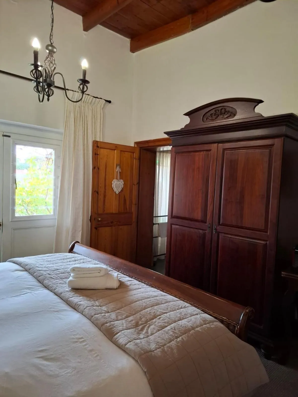 Photo of the whole room, Bed in The Vineyard Country House