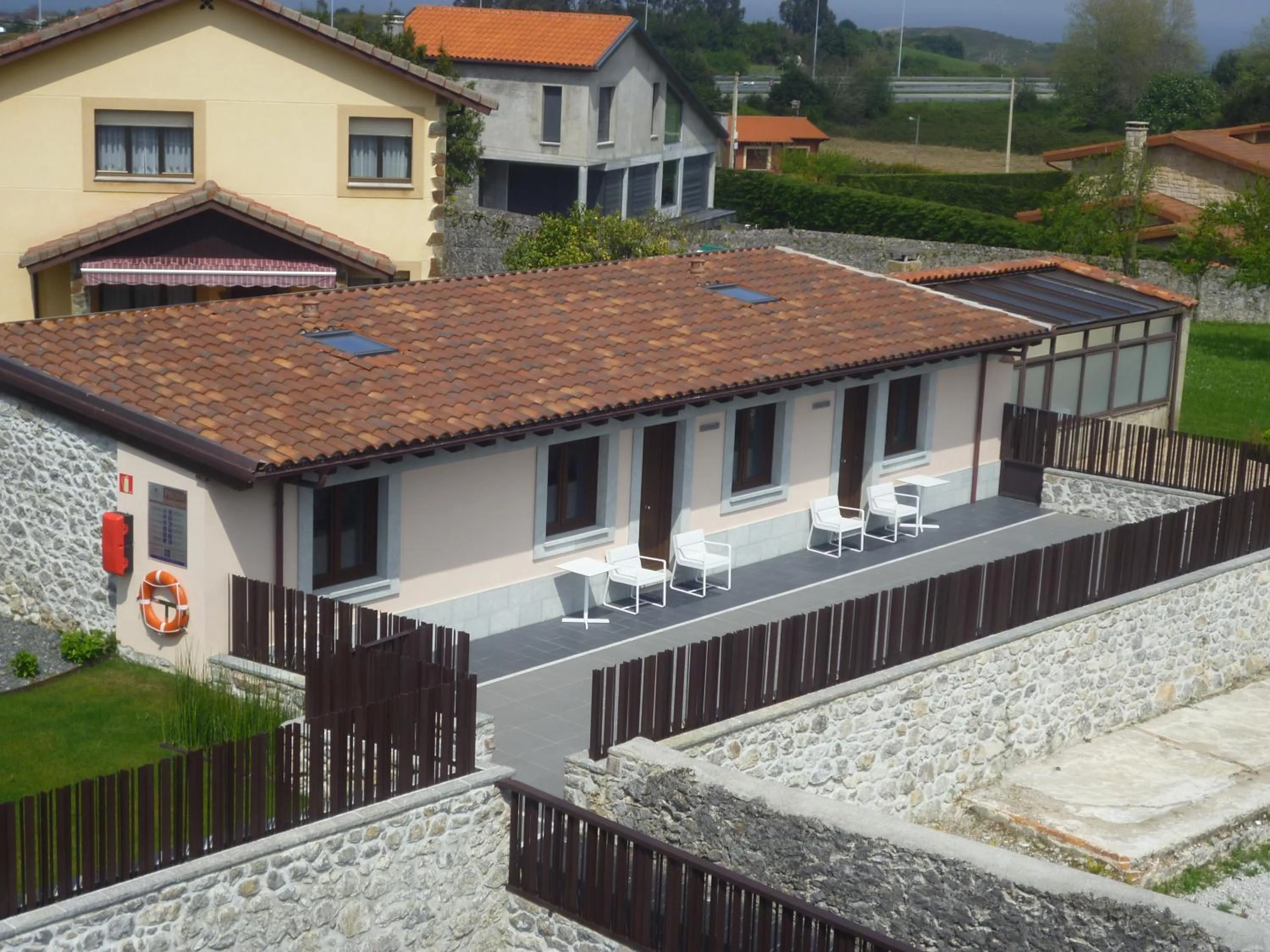 Property building in Hotel Villa Marrón